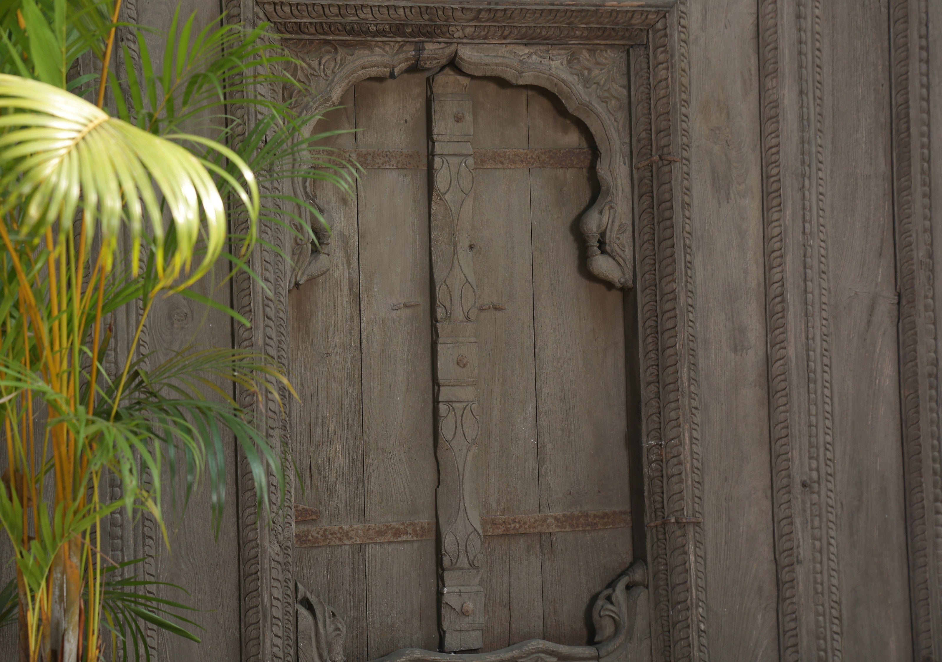 Varenne Antique Jharokha