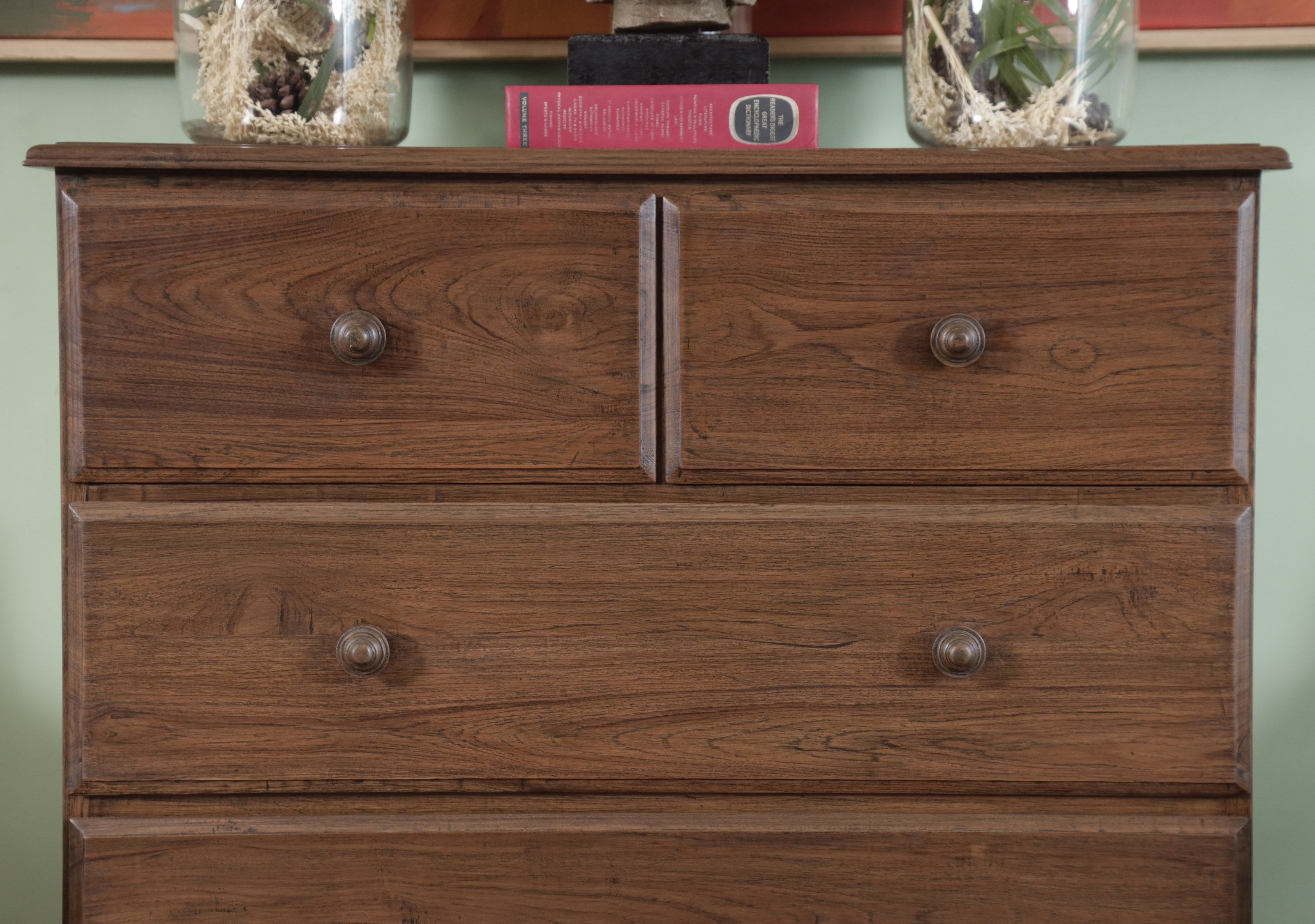 McKay Chest of Drawers