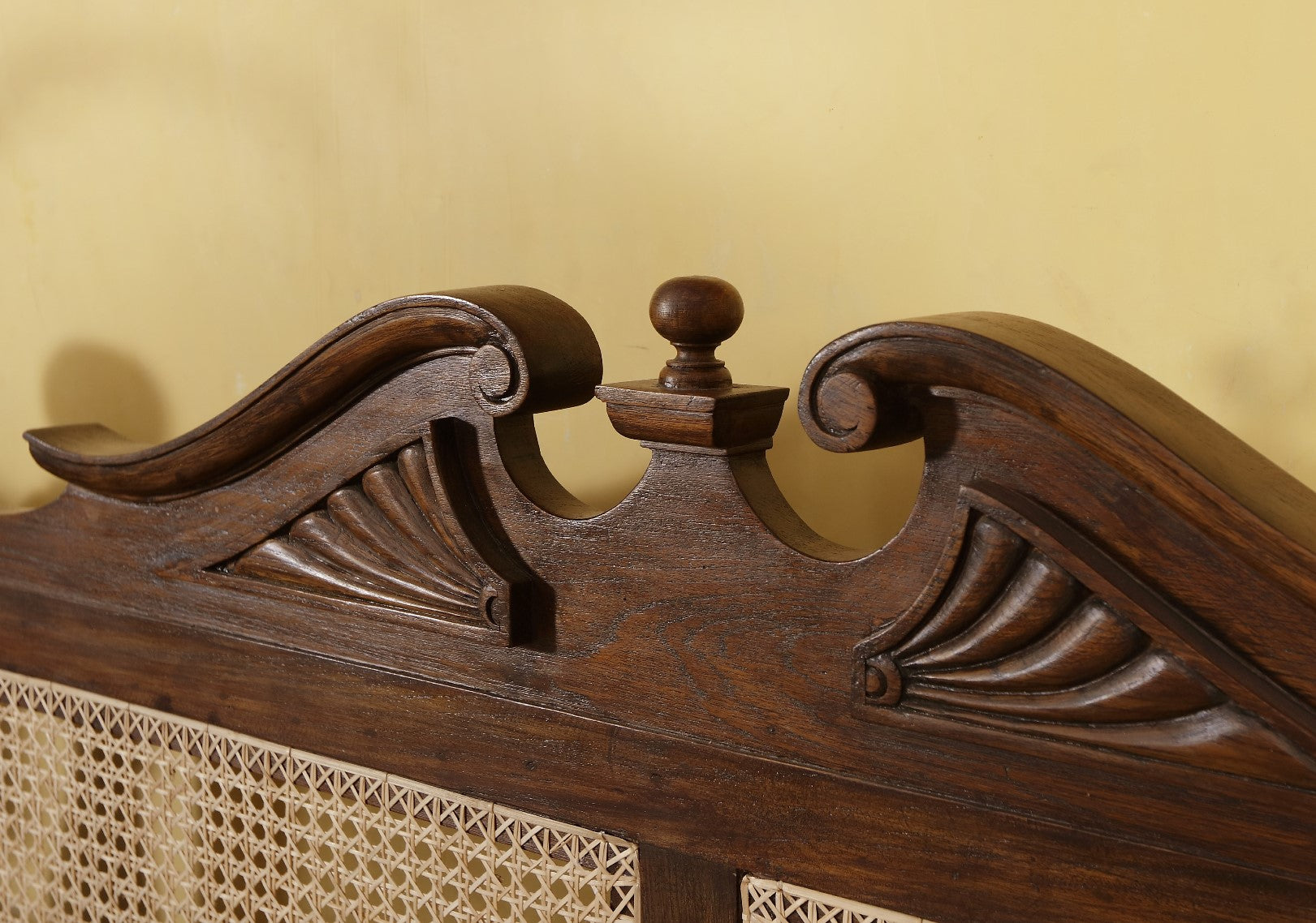 Duke Bed