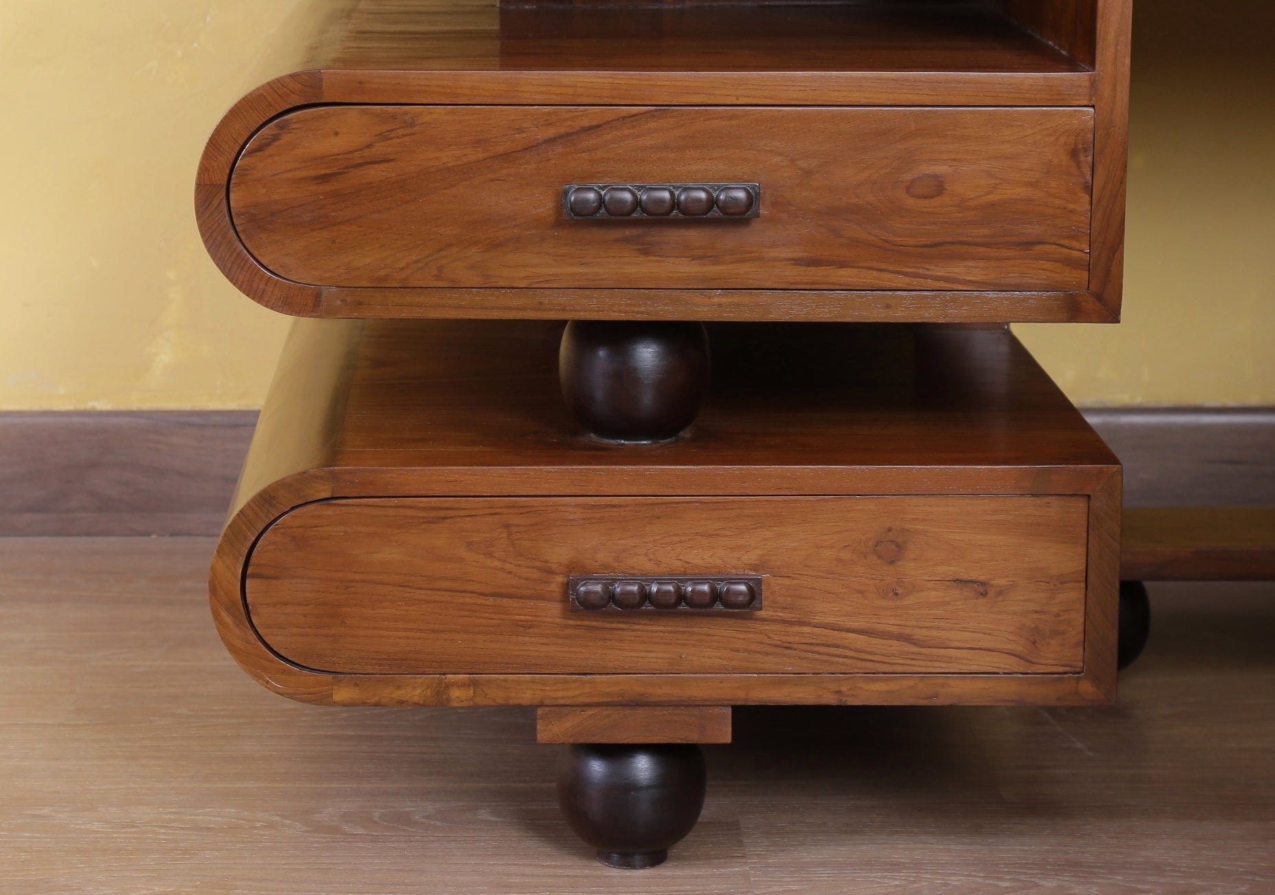 Dumas Partners Desk