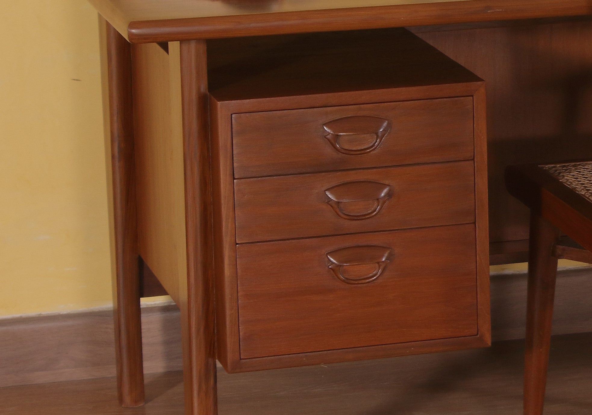 Wilberforce Desk