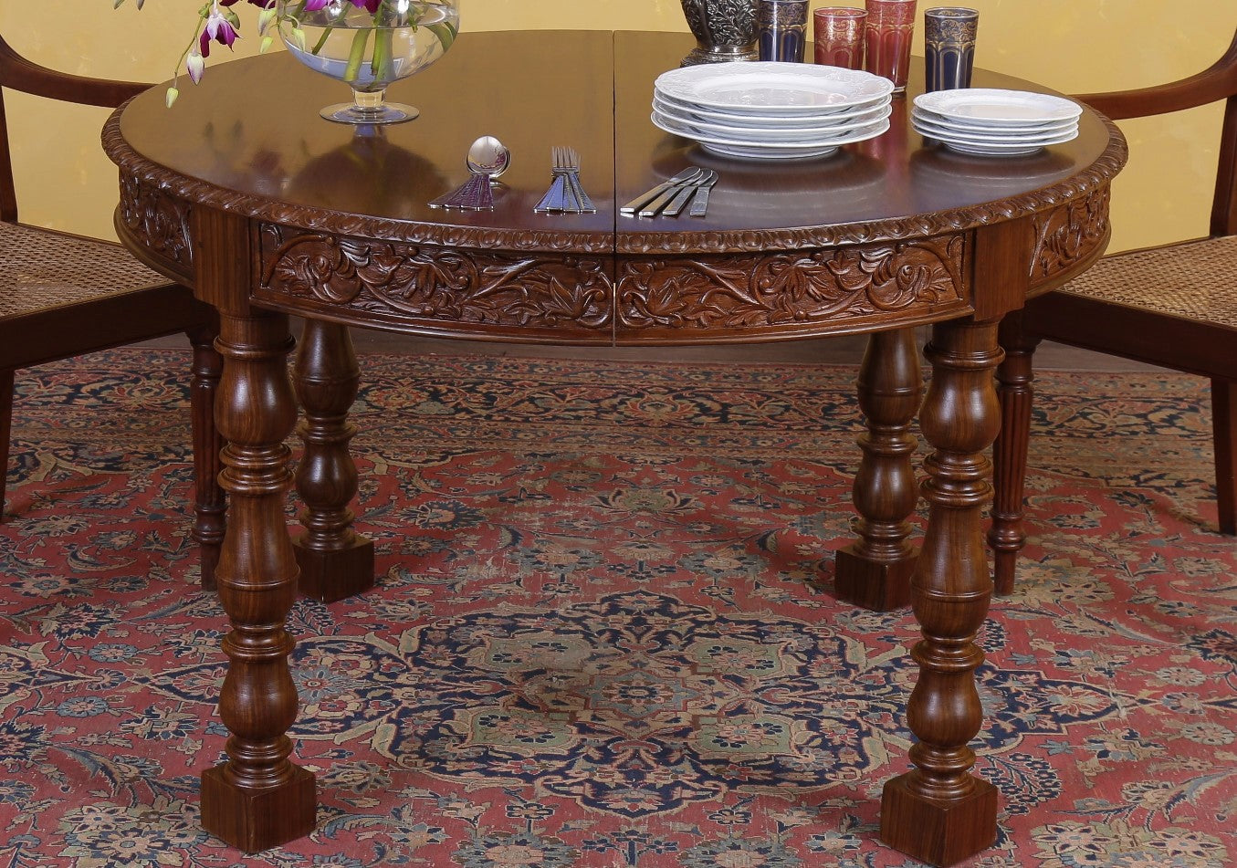 Johan Dining Table