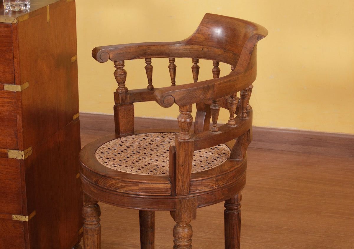 Maud Revolving Barchair