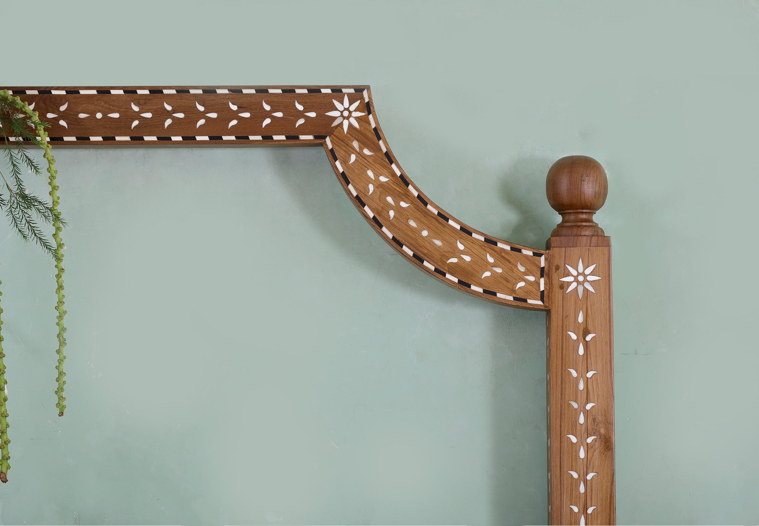 Wilmot Inlaid Bed