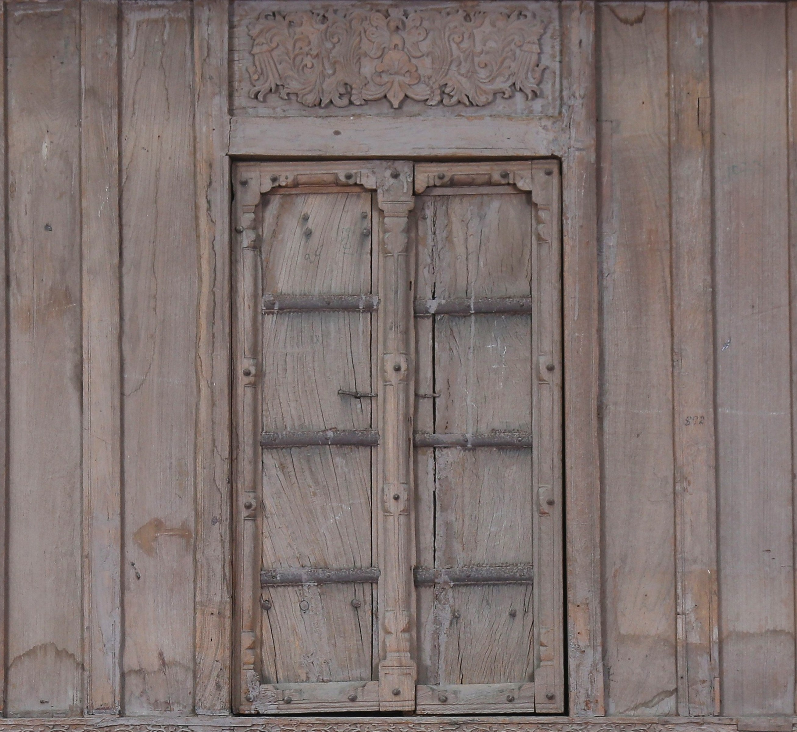 Macktavish Antique Jharokha