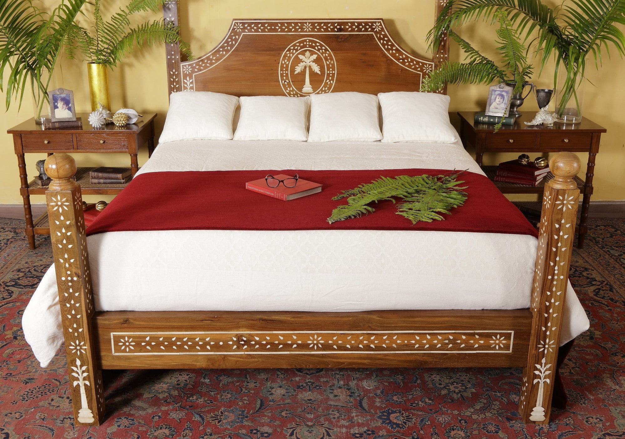 Wilmot Inlaid Bed