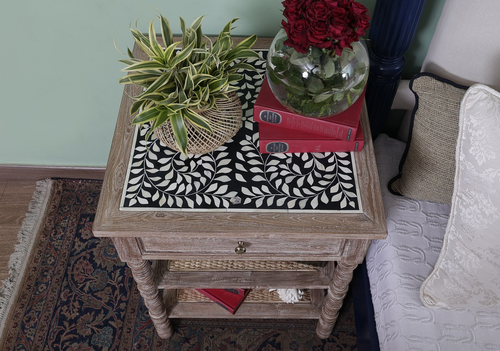 Havelock Nightstand