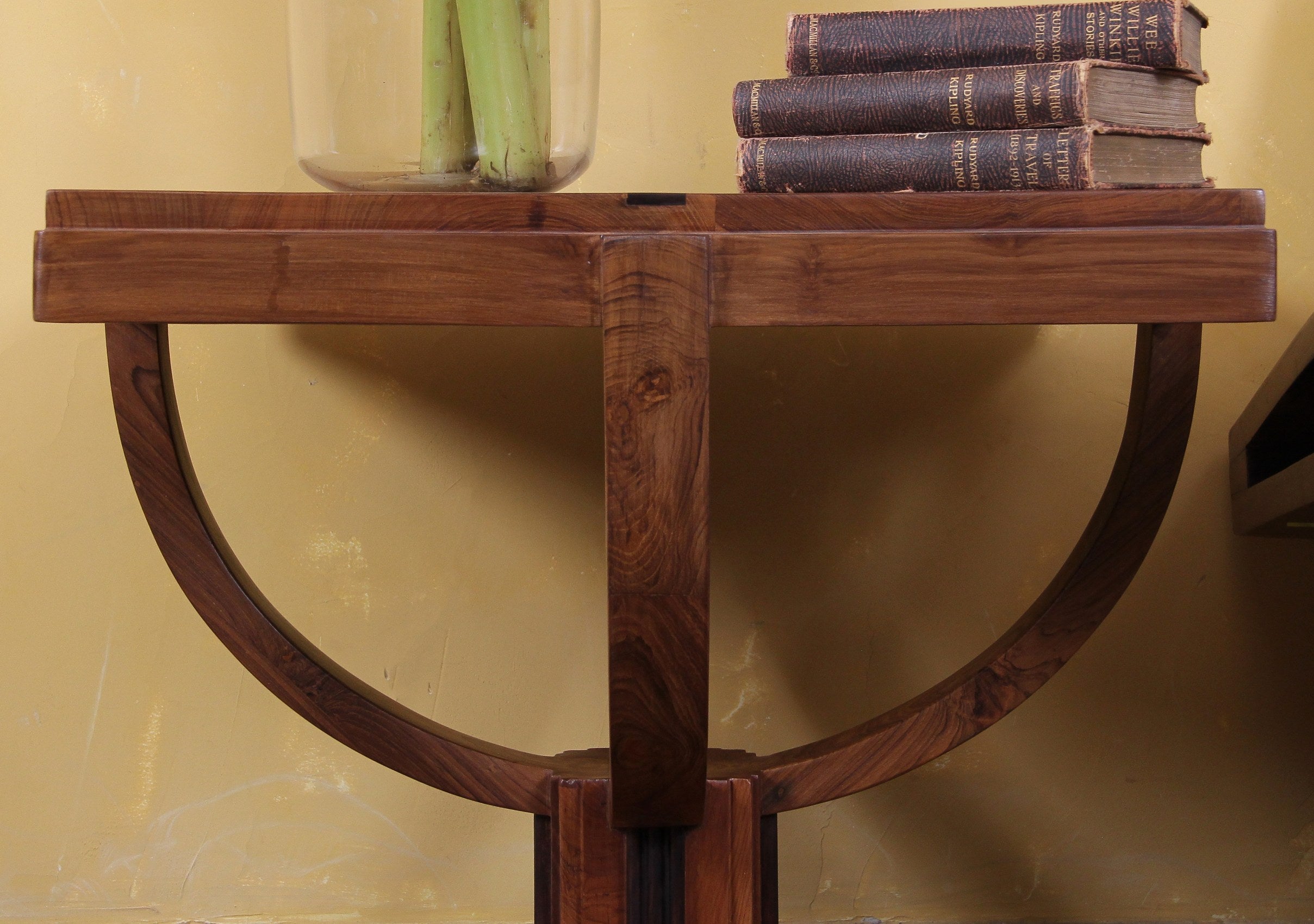Deveux Table