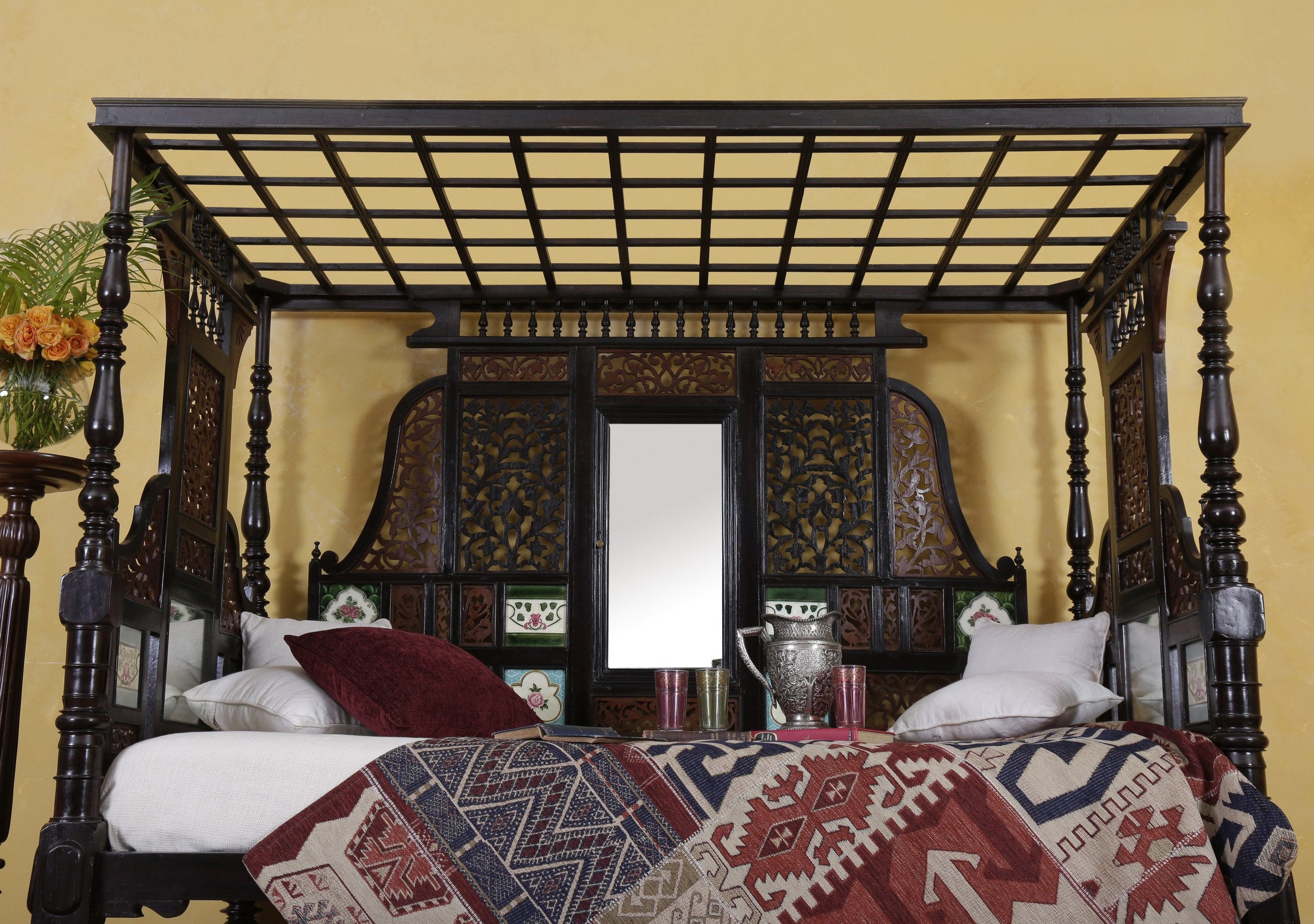 Greening Antique Day Bed