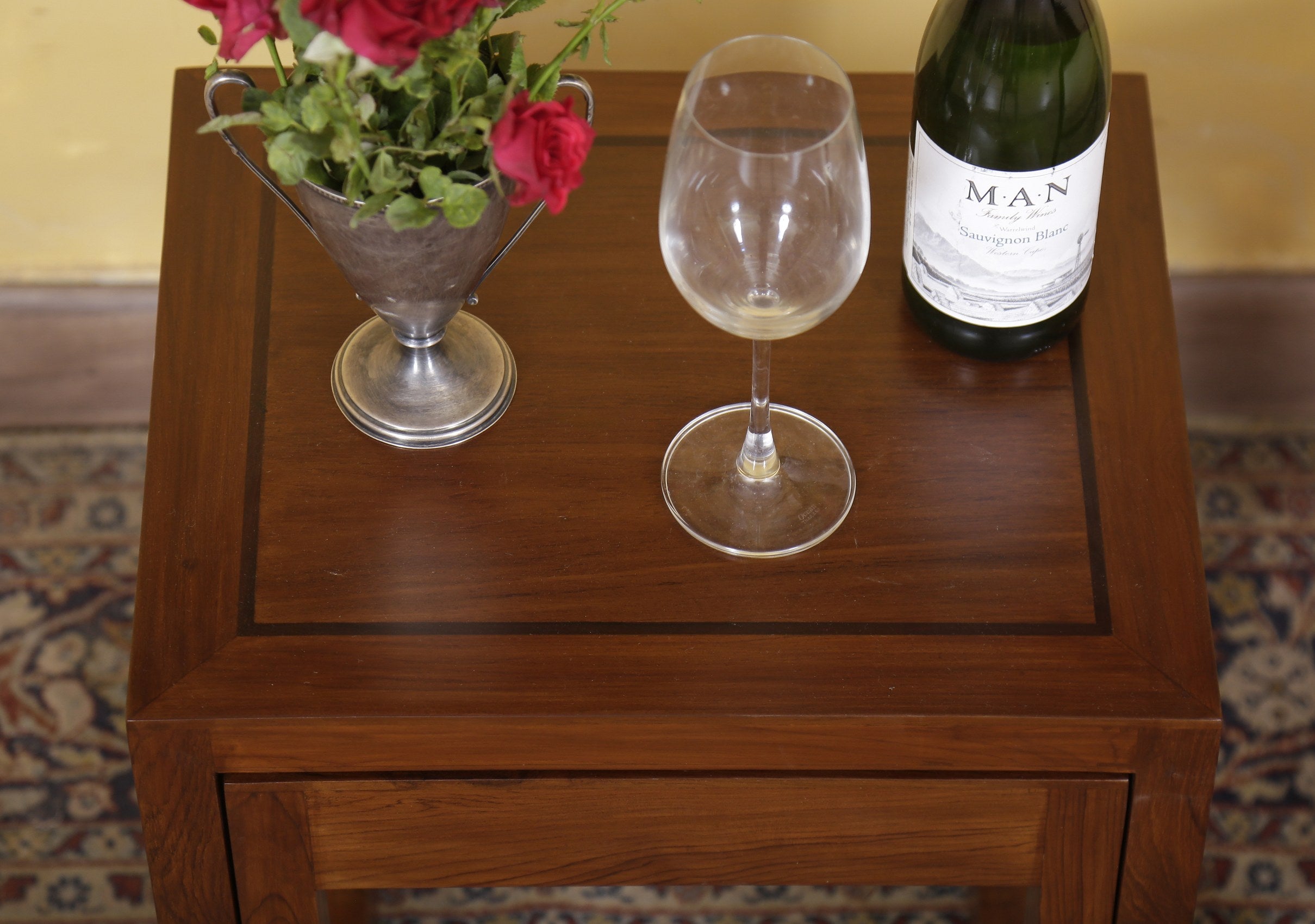Nedve Nesting Table