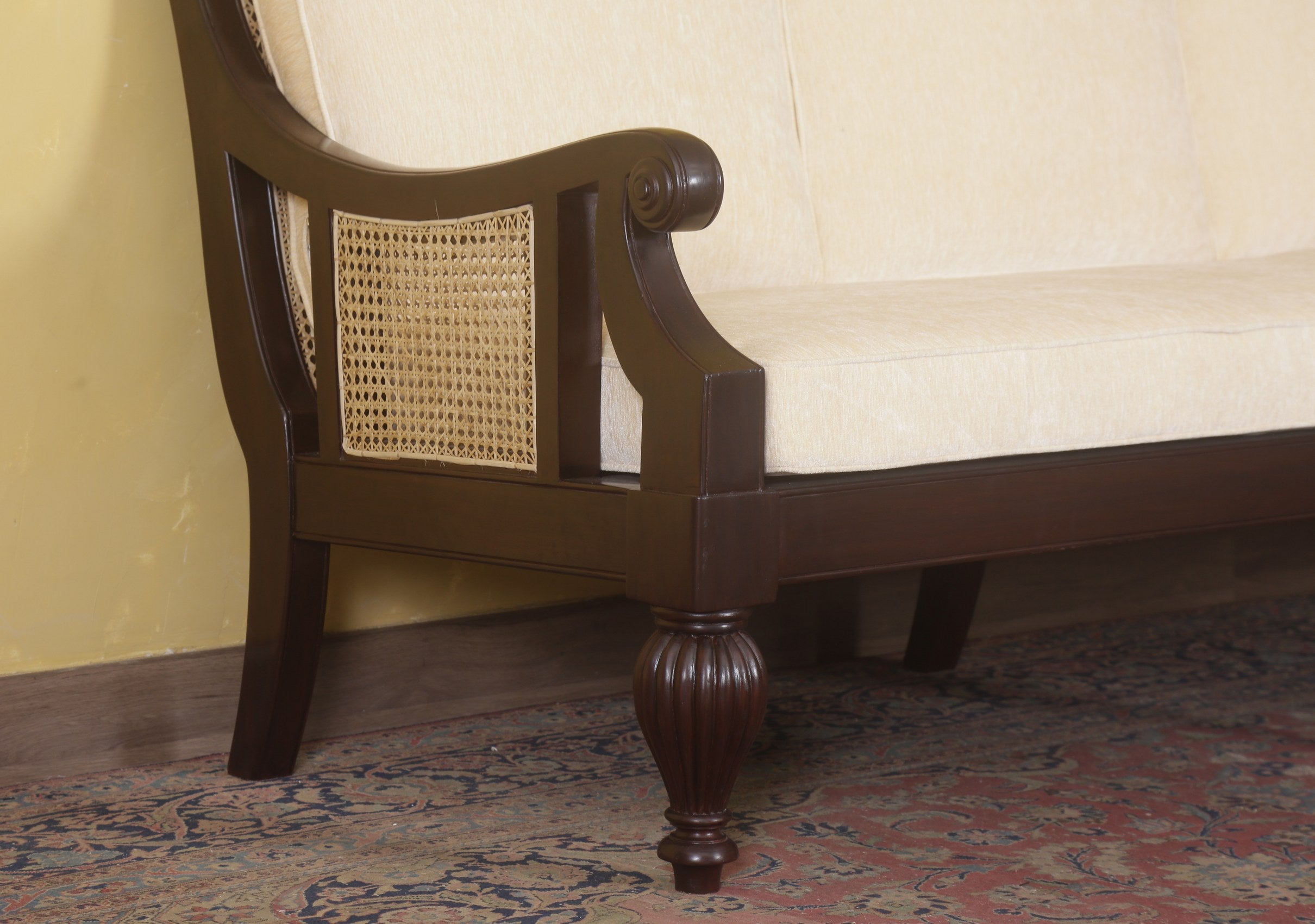 Jaspert Sofa Set