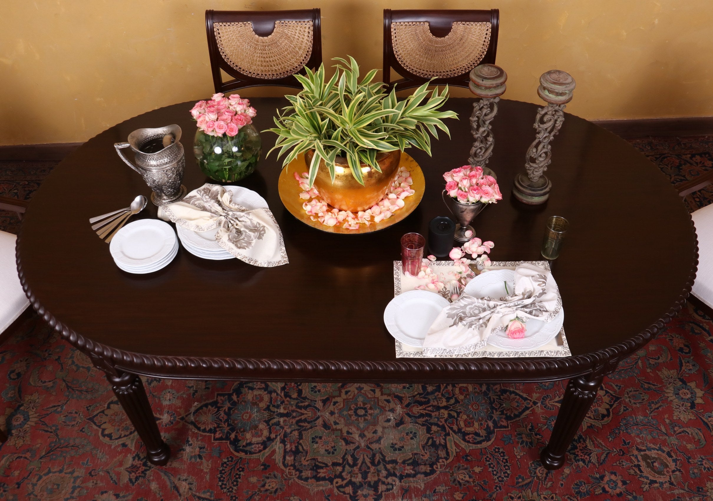 Bentwich Dining Table