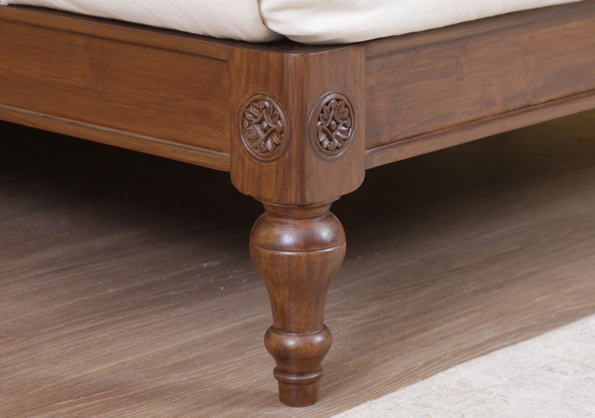 Saunders Bed