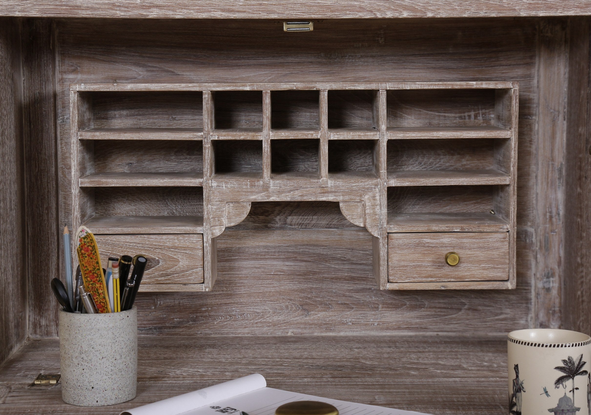 Gideon Desk