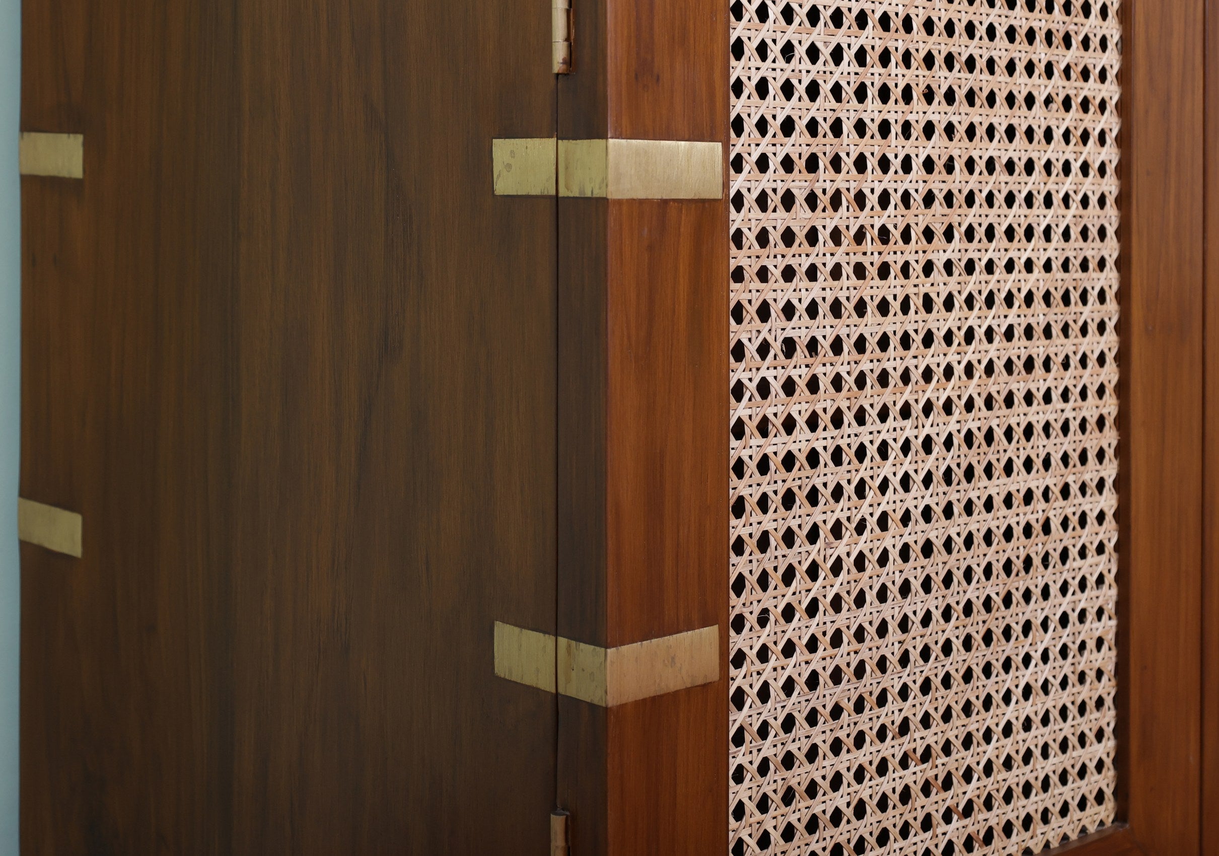 Hunter Cabinet