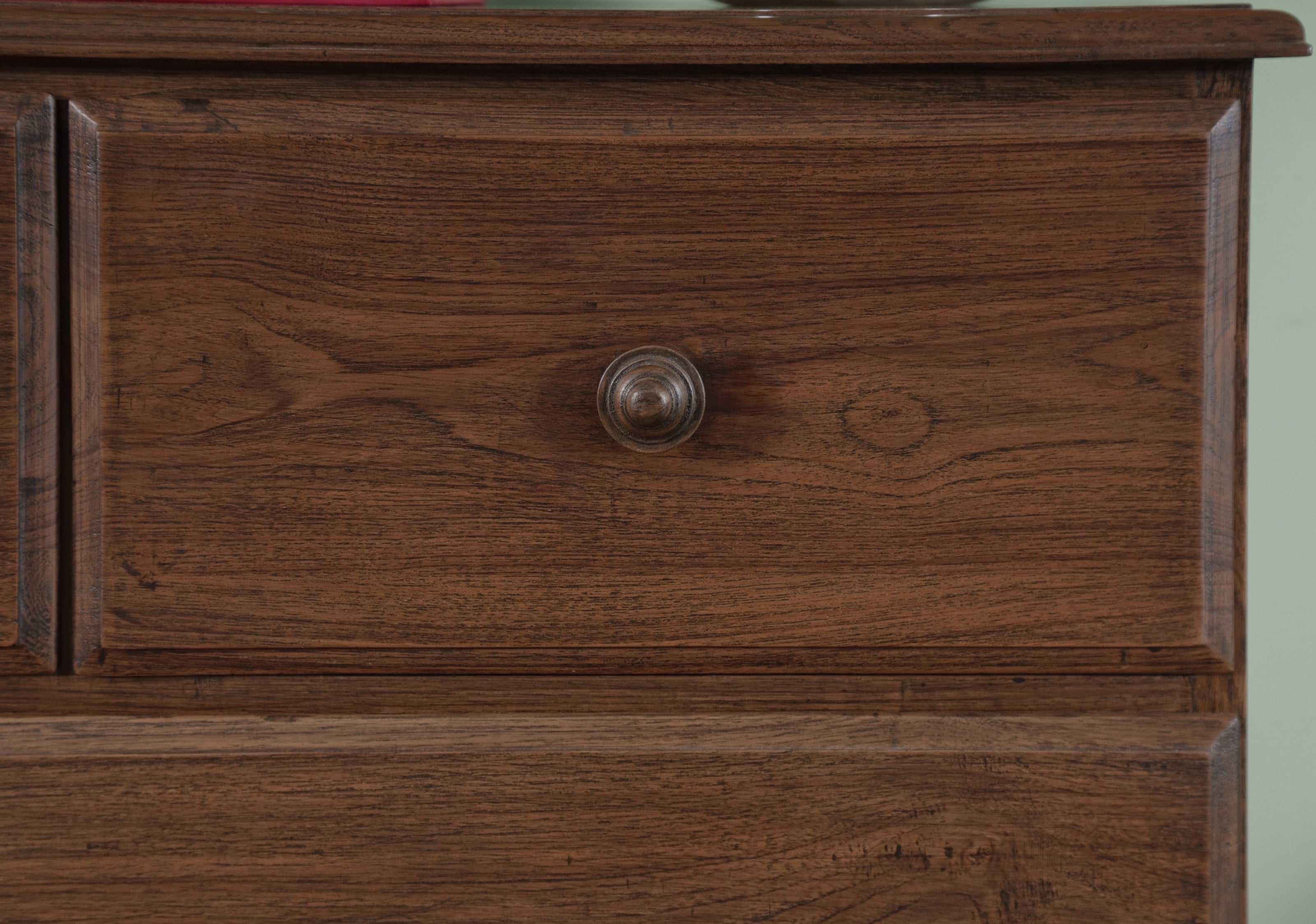 McKay Chest of Drawers