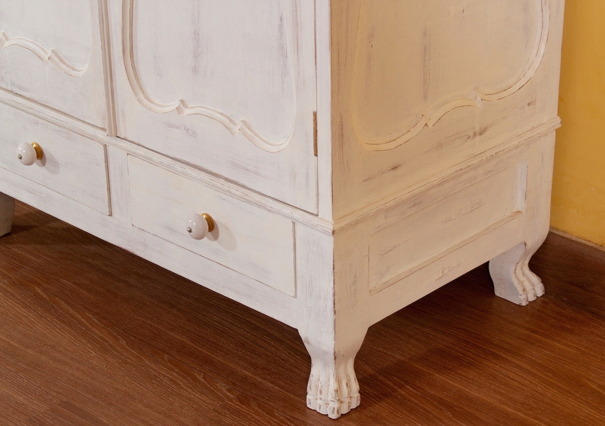 Holligan Armoire