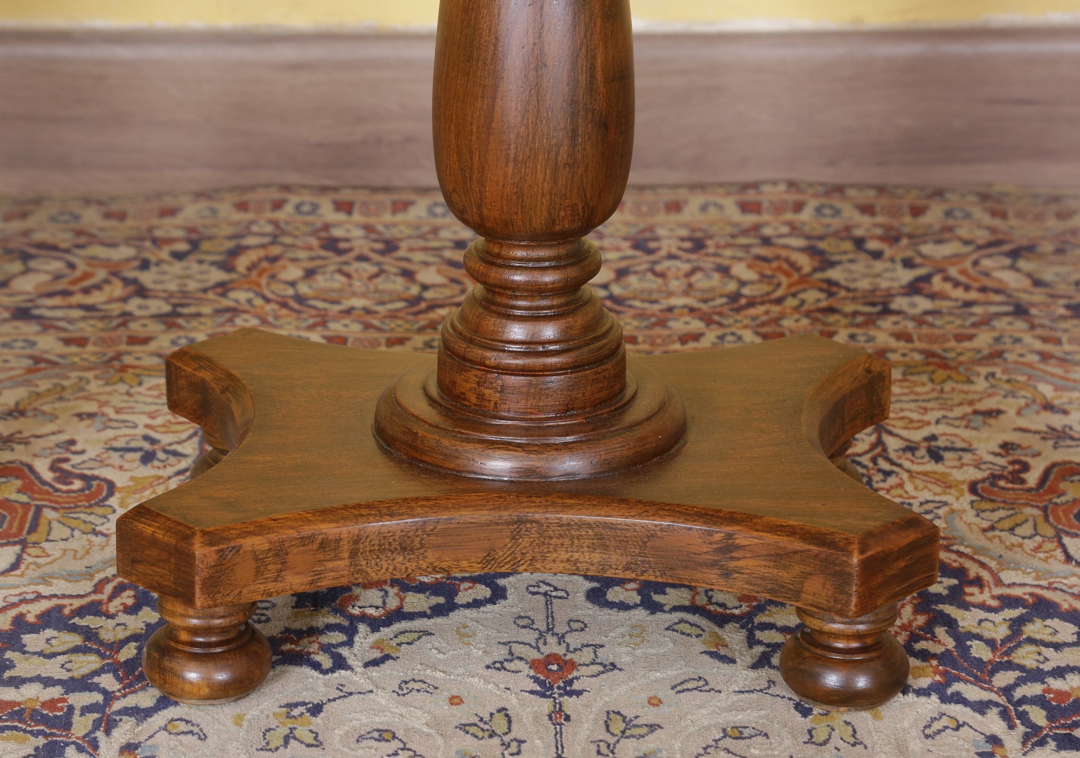 Garstin Table
