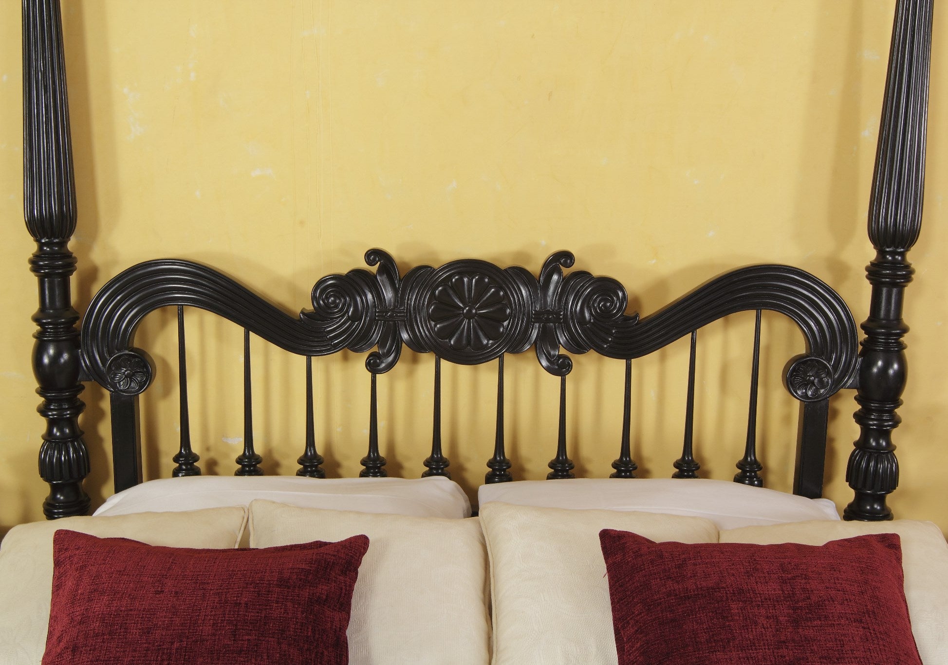 Jan Poster Bed