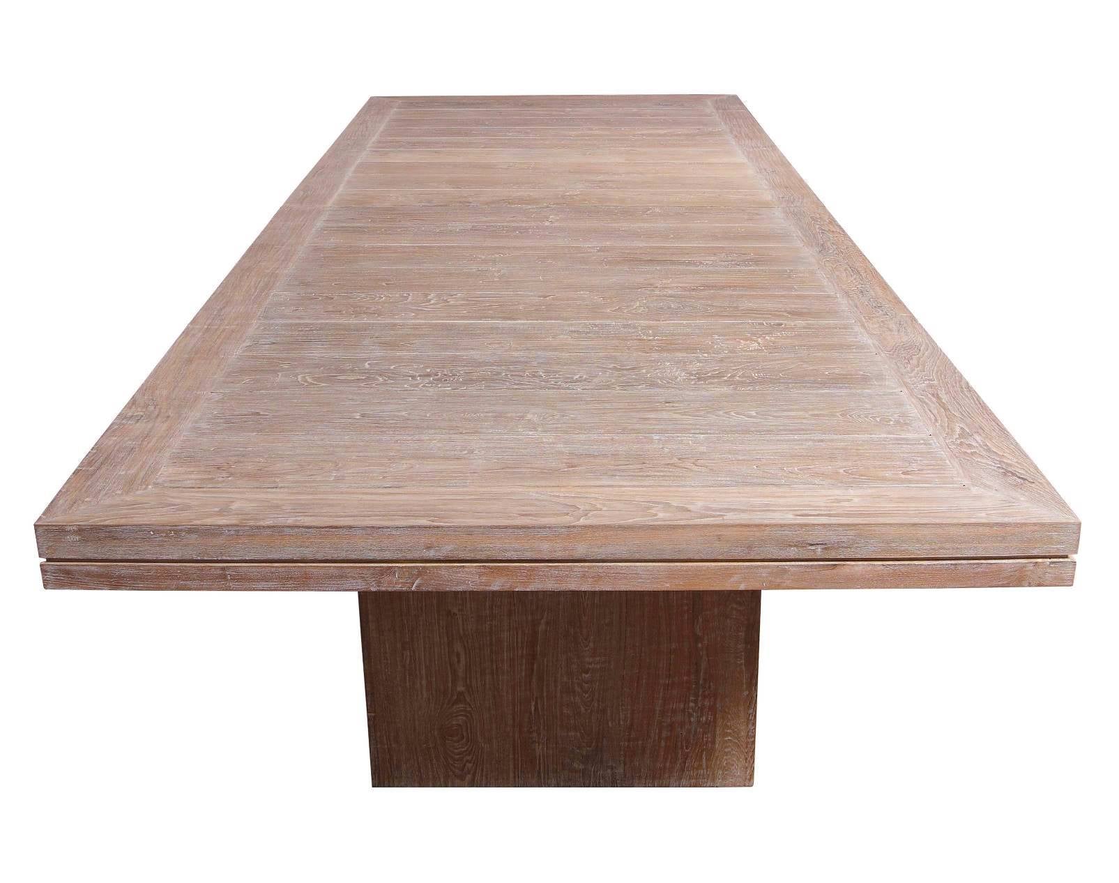 Ogio Dining Table