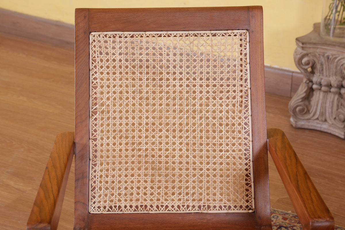 Bond Chair