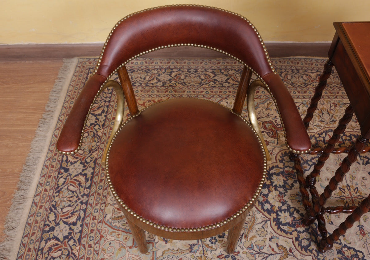 Leon Chair