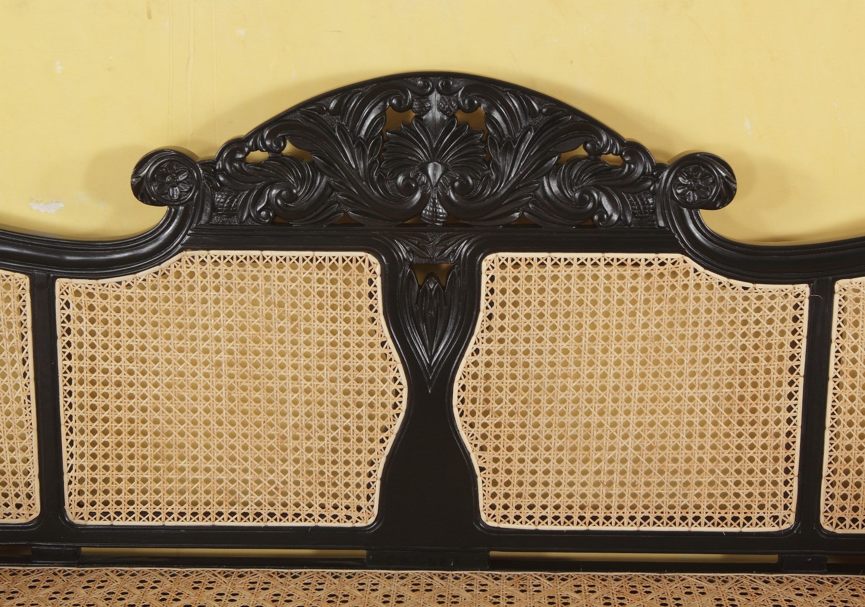Clementi Divan