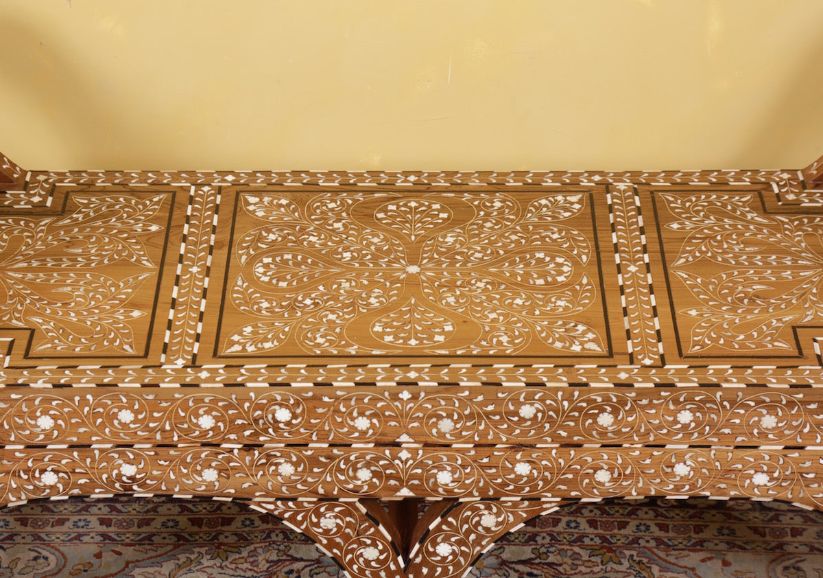 Walrond Bench
