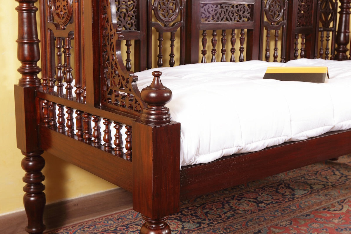 Van Hoorn Opium Bed
