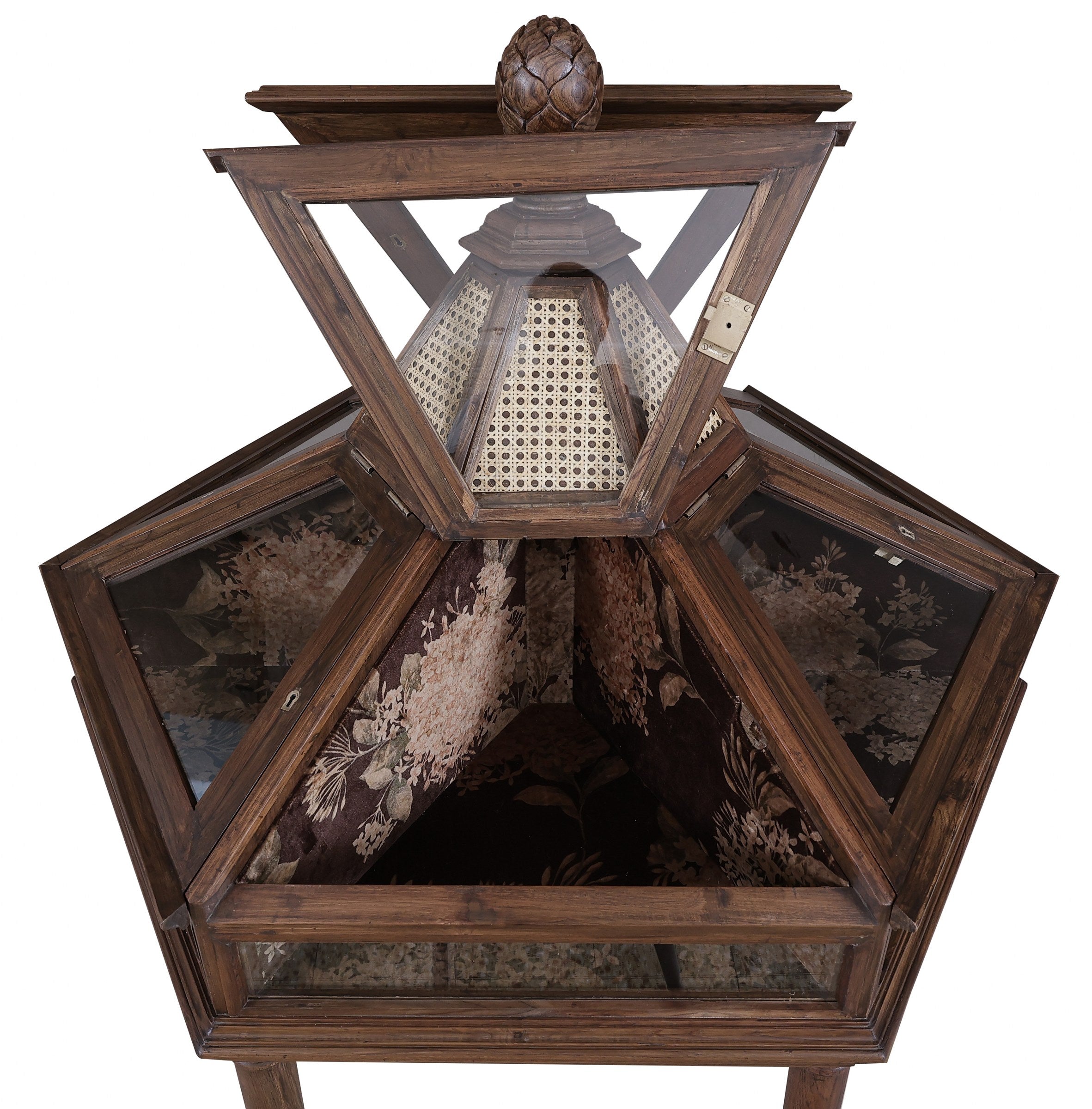 Harlan Hexagonal Showcase