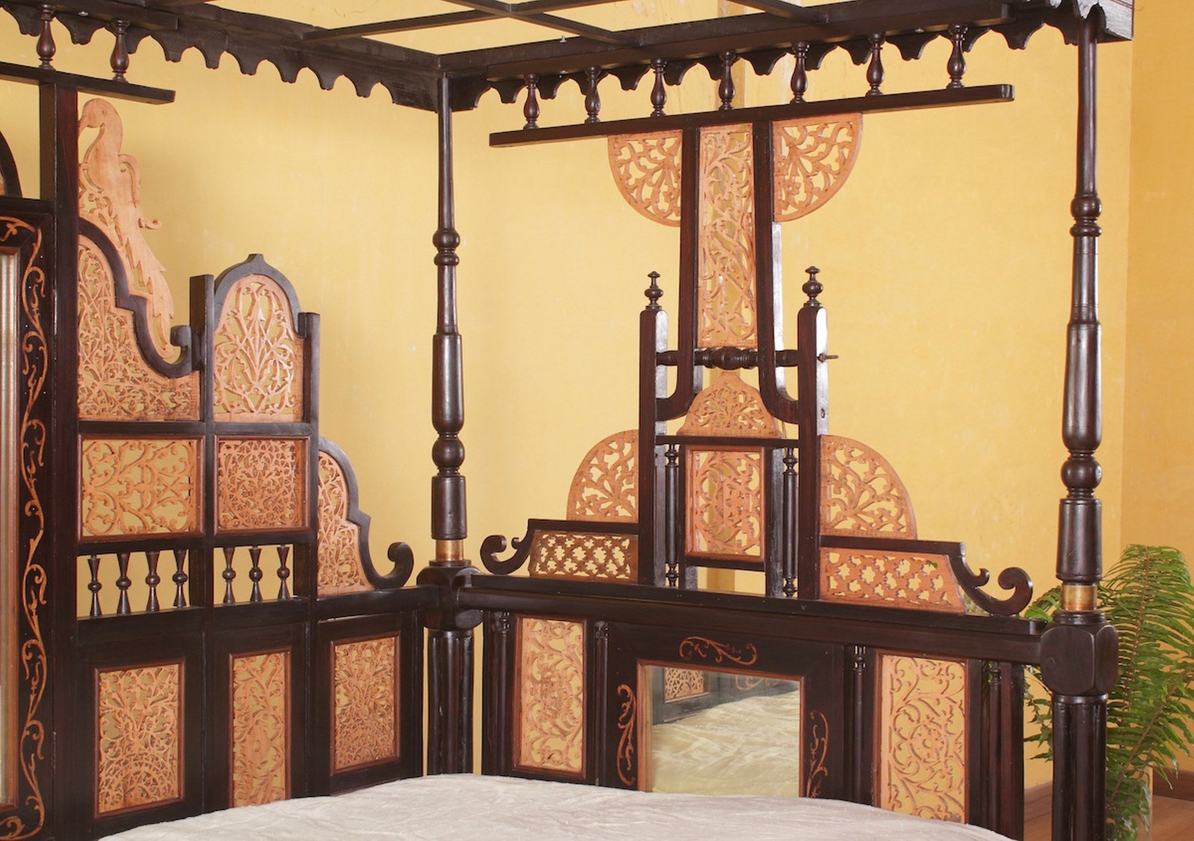 Perowne Antique Day Bed