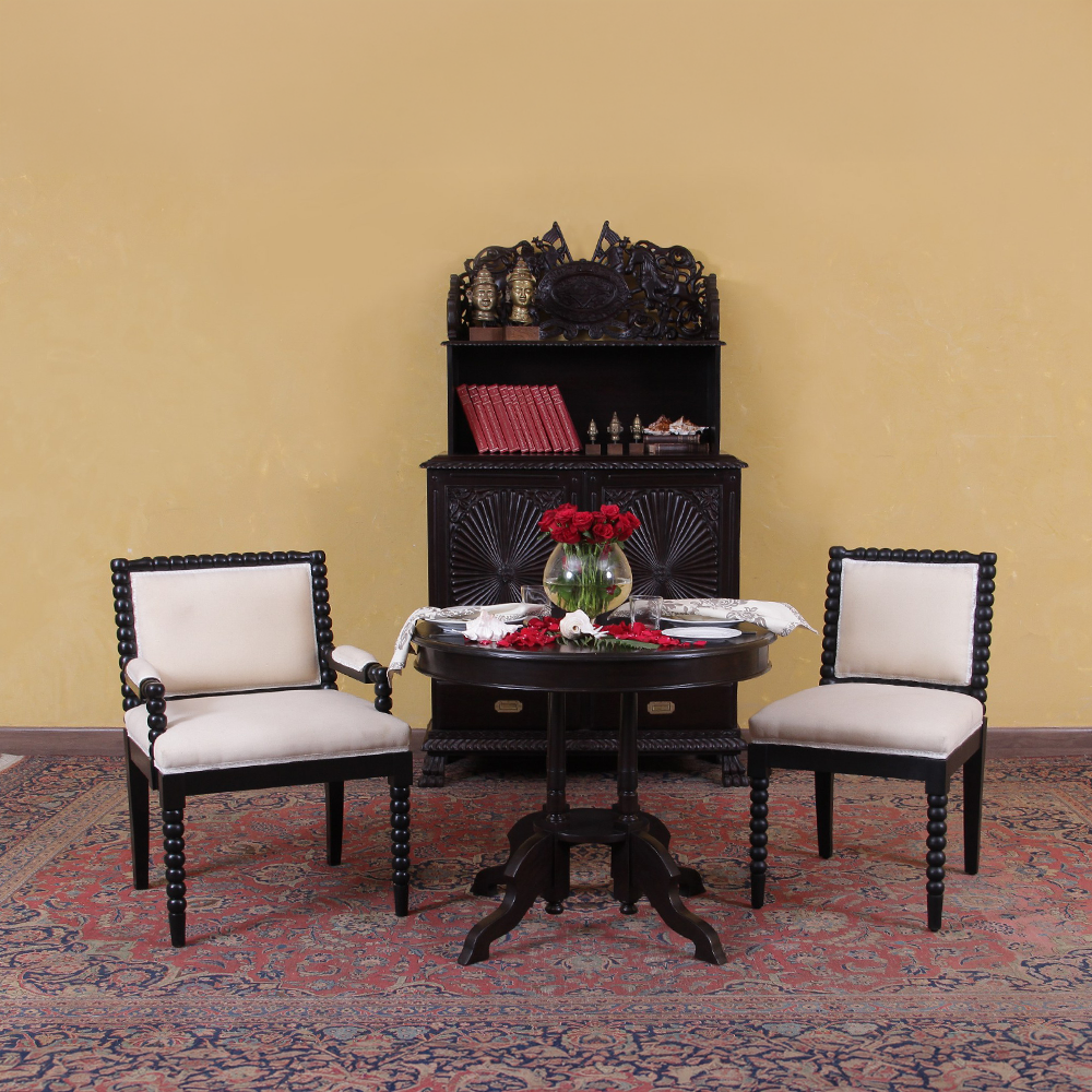 Philias Side Chair