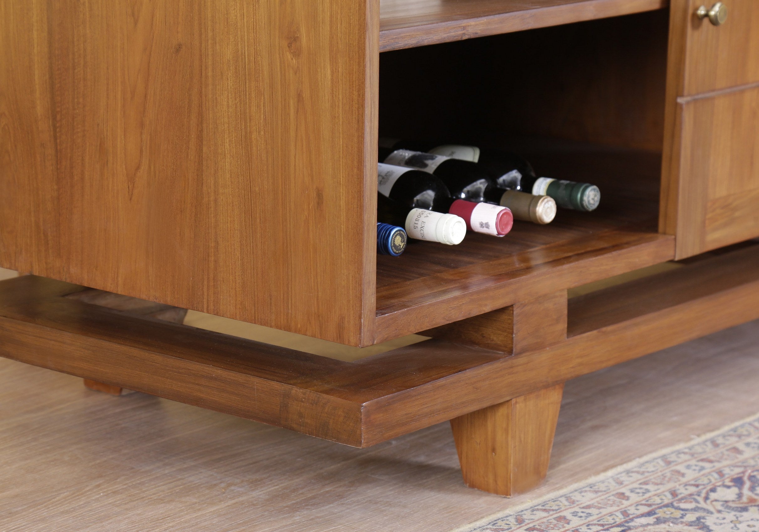 Frere Bar Counter