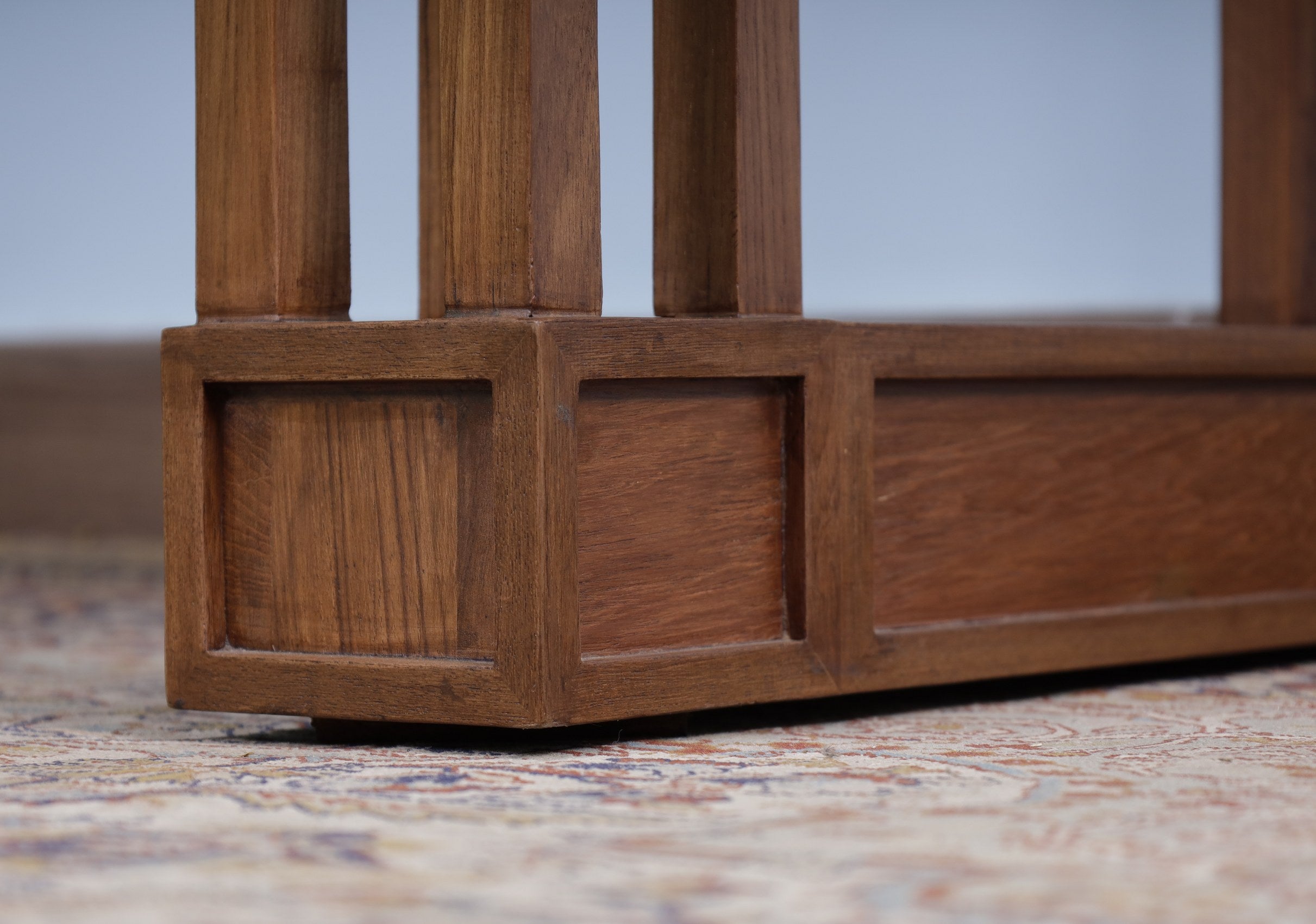 Tronet Desk