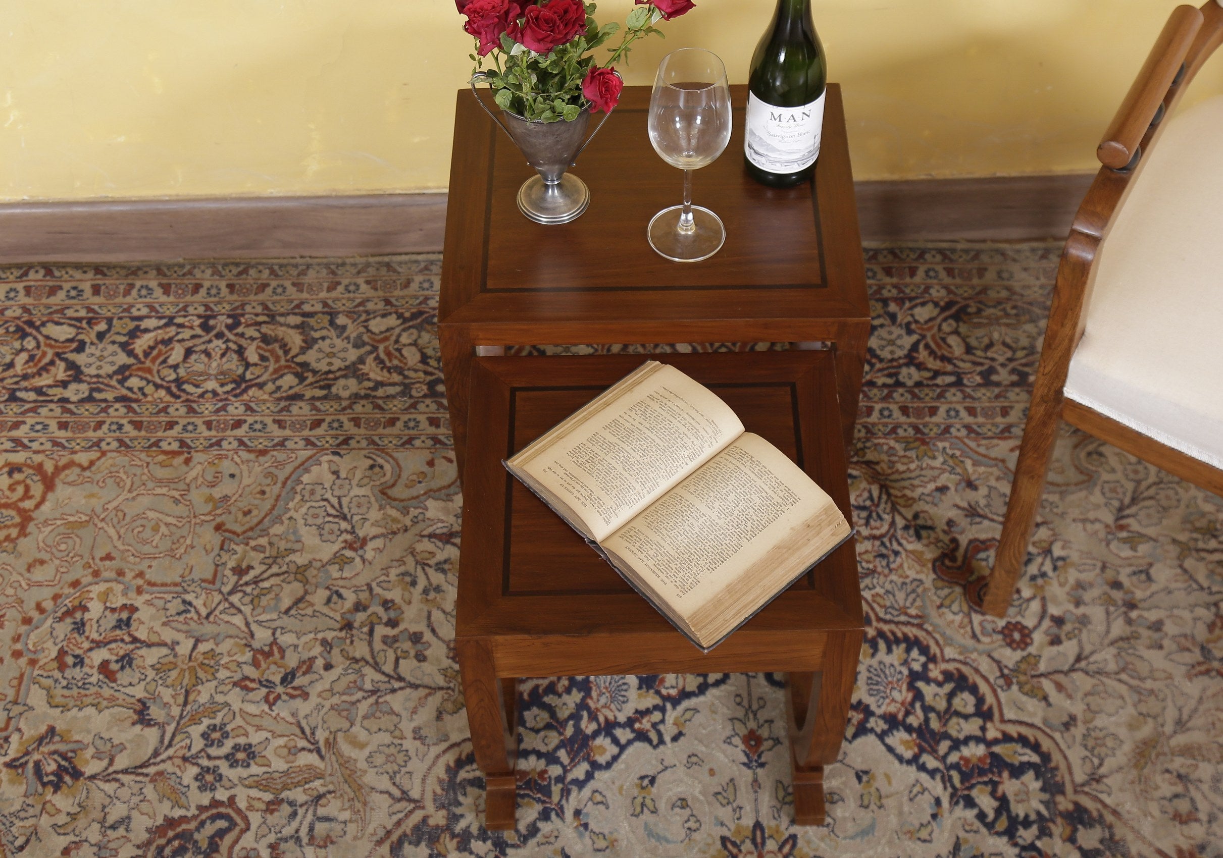 Nedve Nesting Table