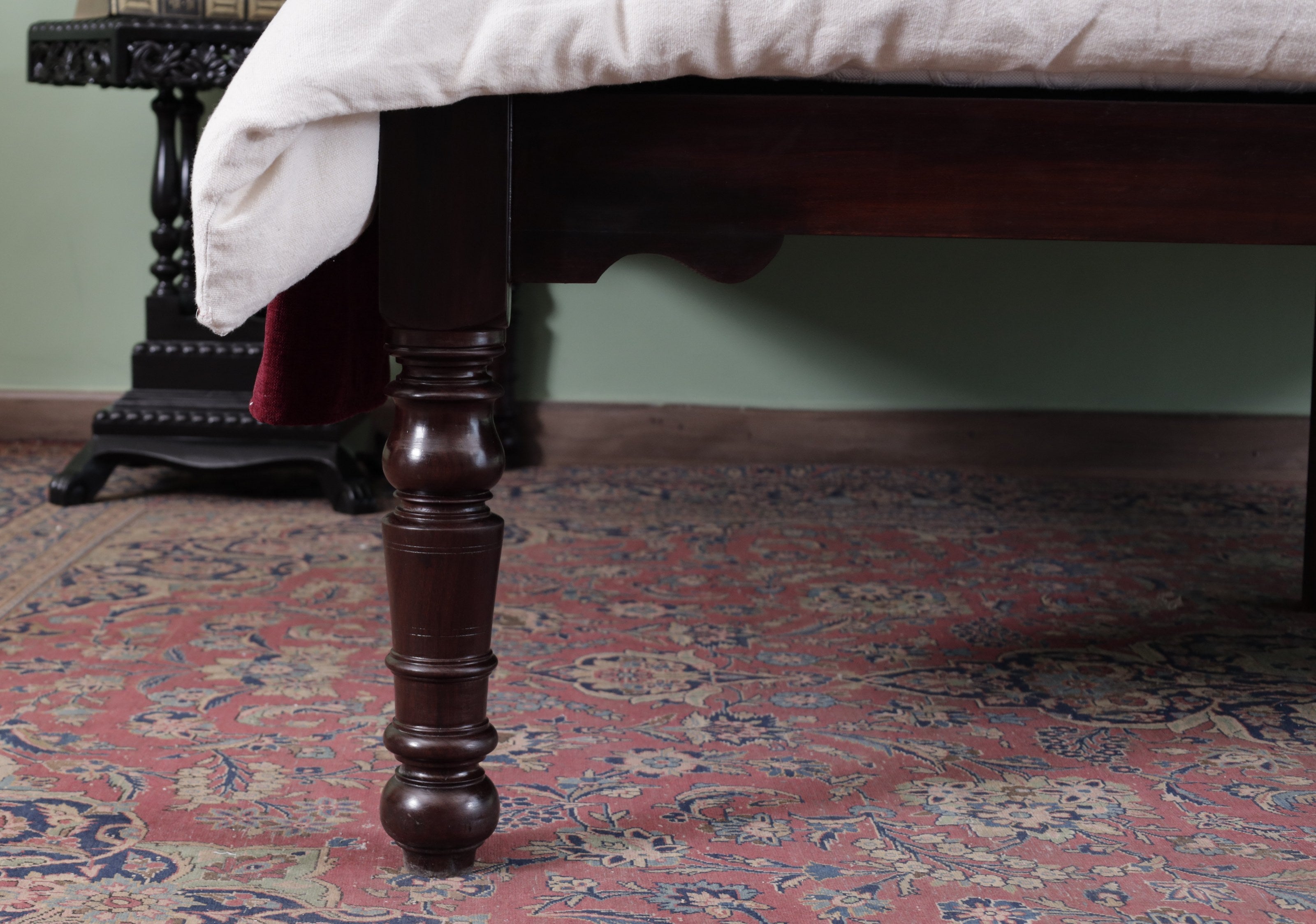 Nicholas Bed