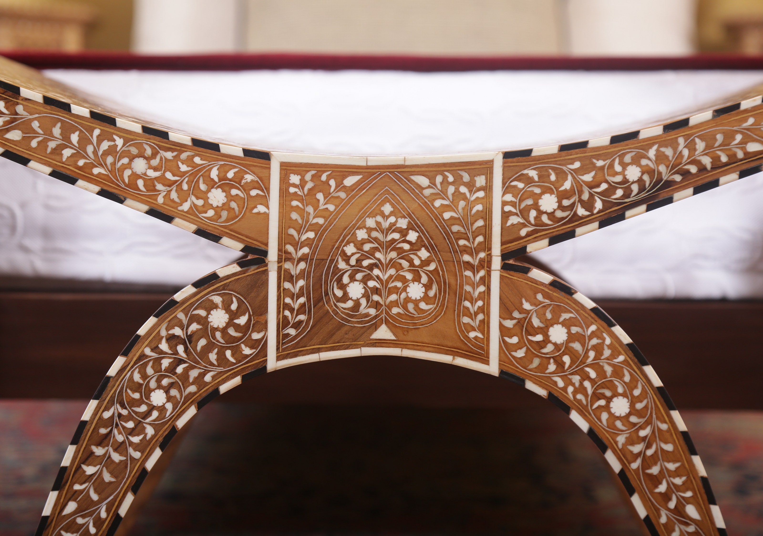 Zeroual Stool