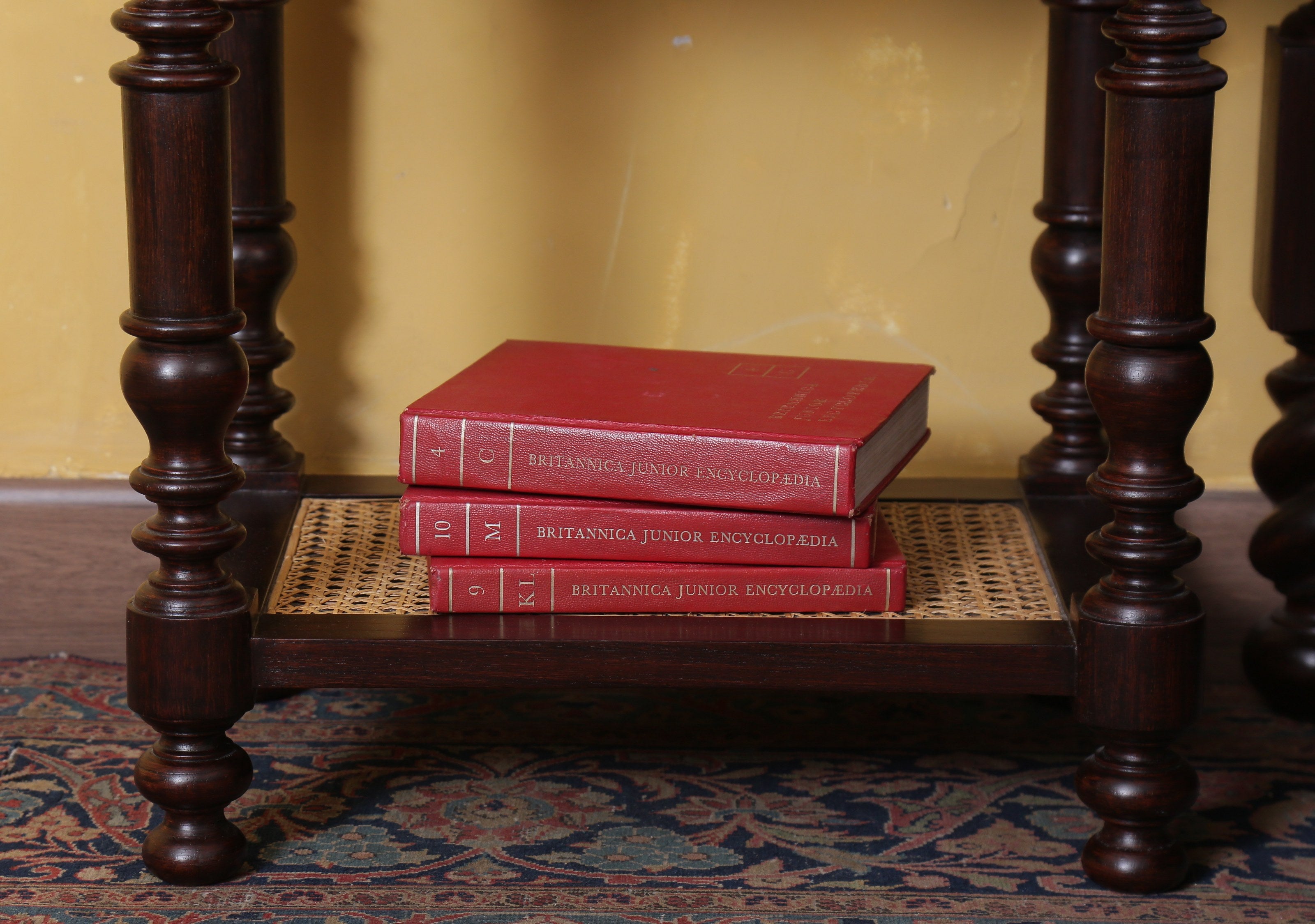 Elias Bedside Table