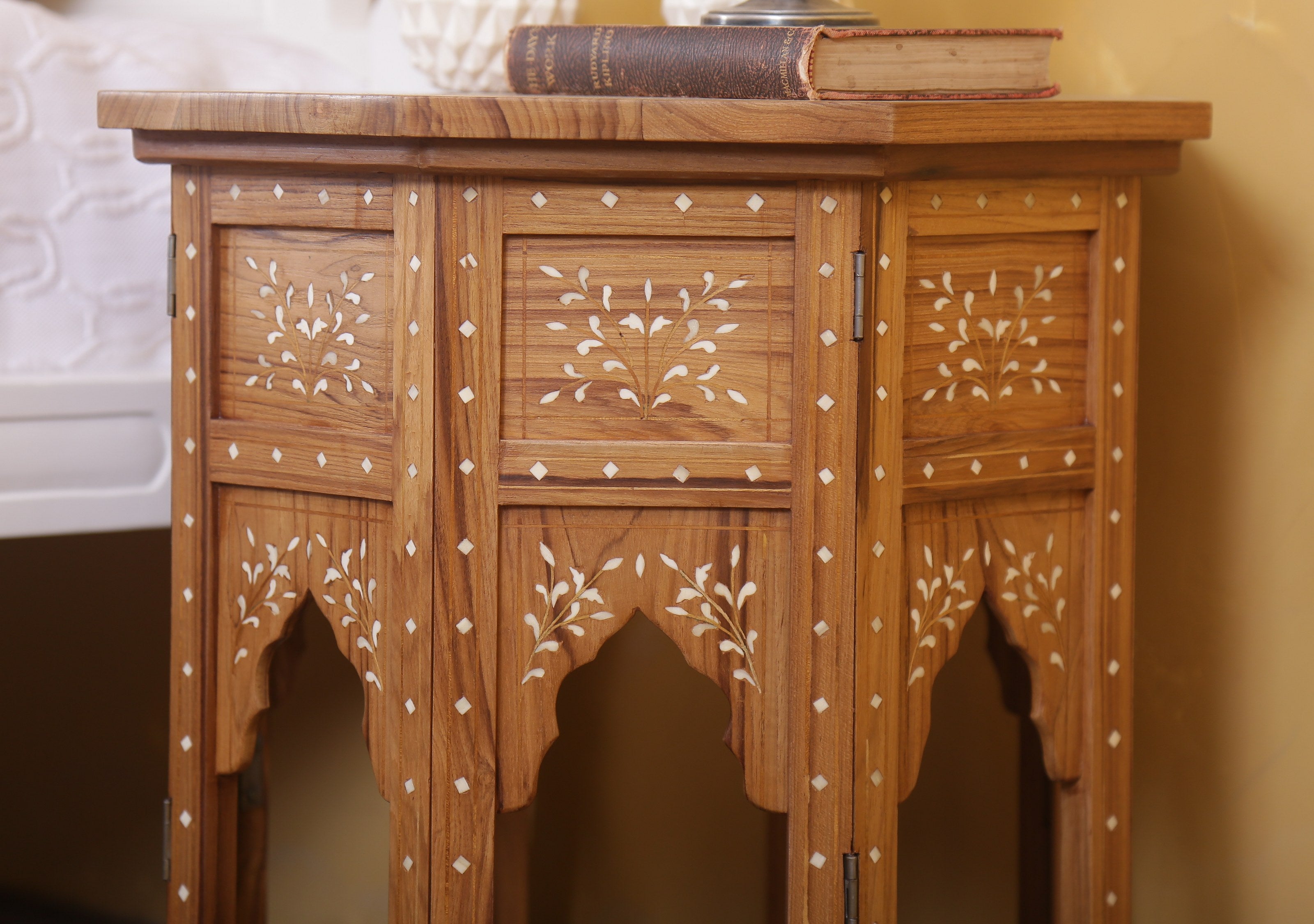 Dahbi Table