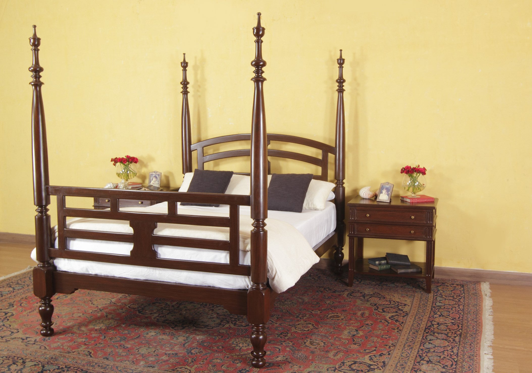 Wedderburn Bedside Table