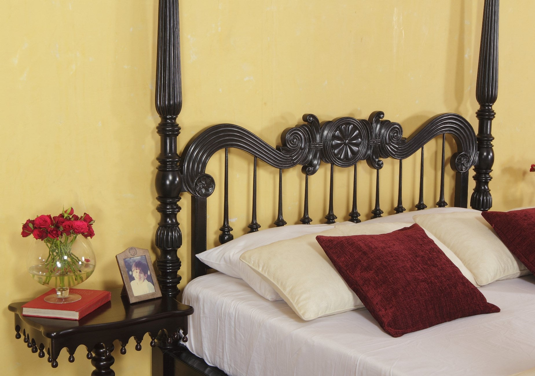 Jan Poster Bed
