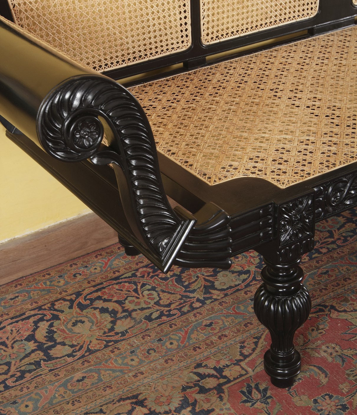 Clementi Divan