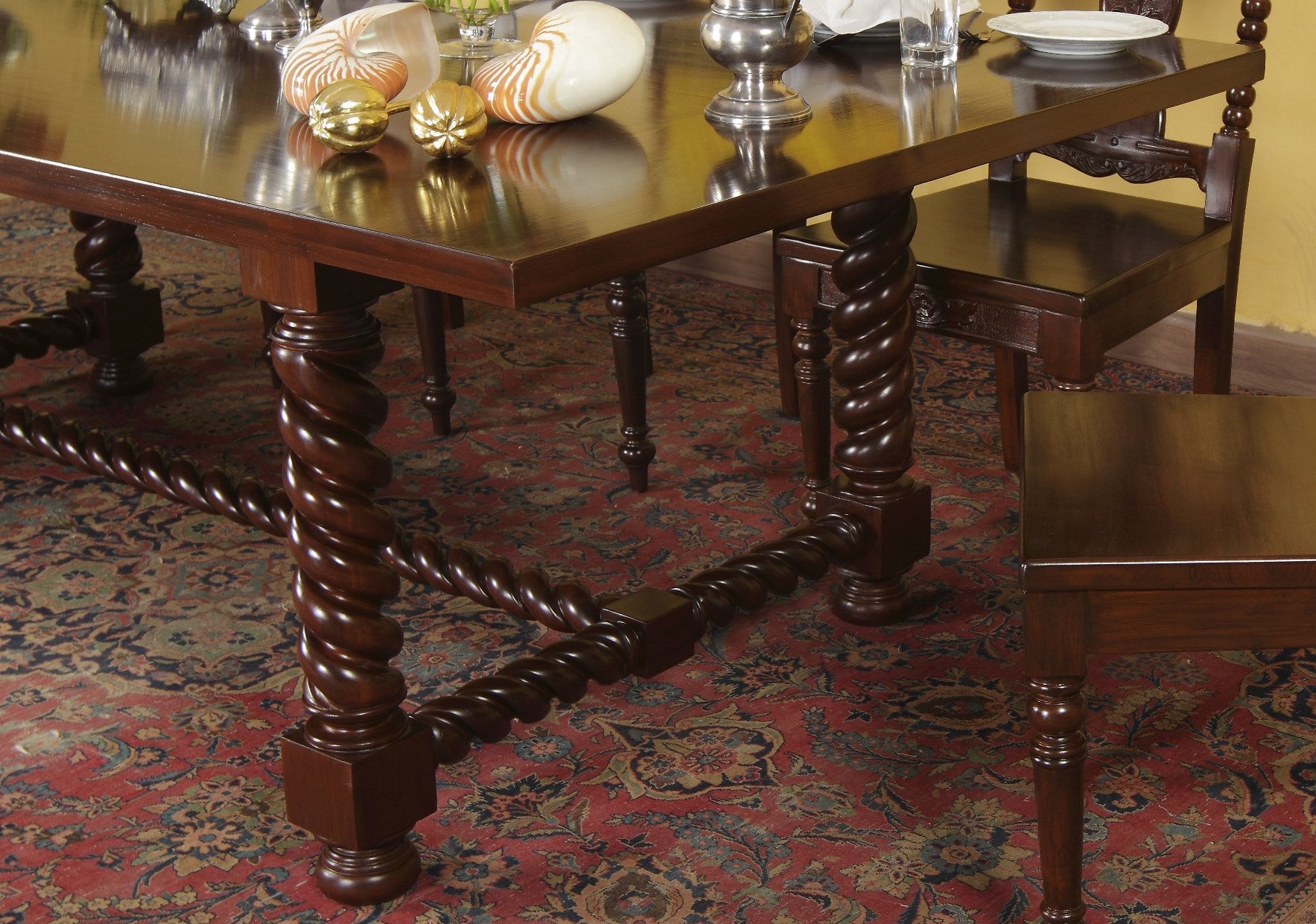 Stubbs Dining Table