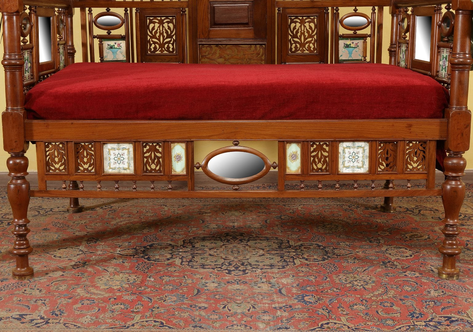Victor Day Bed