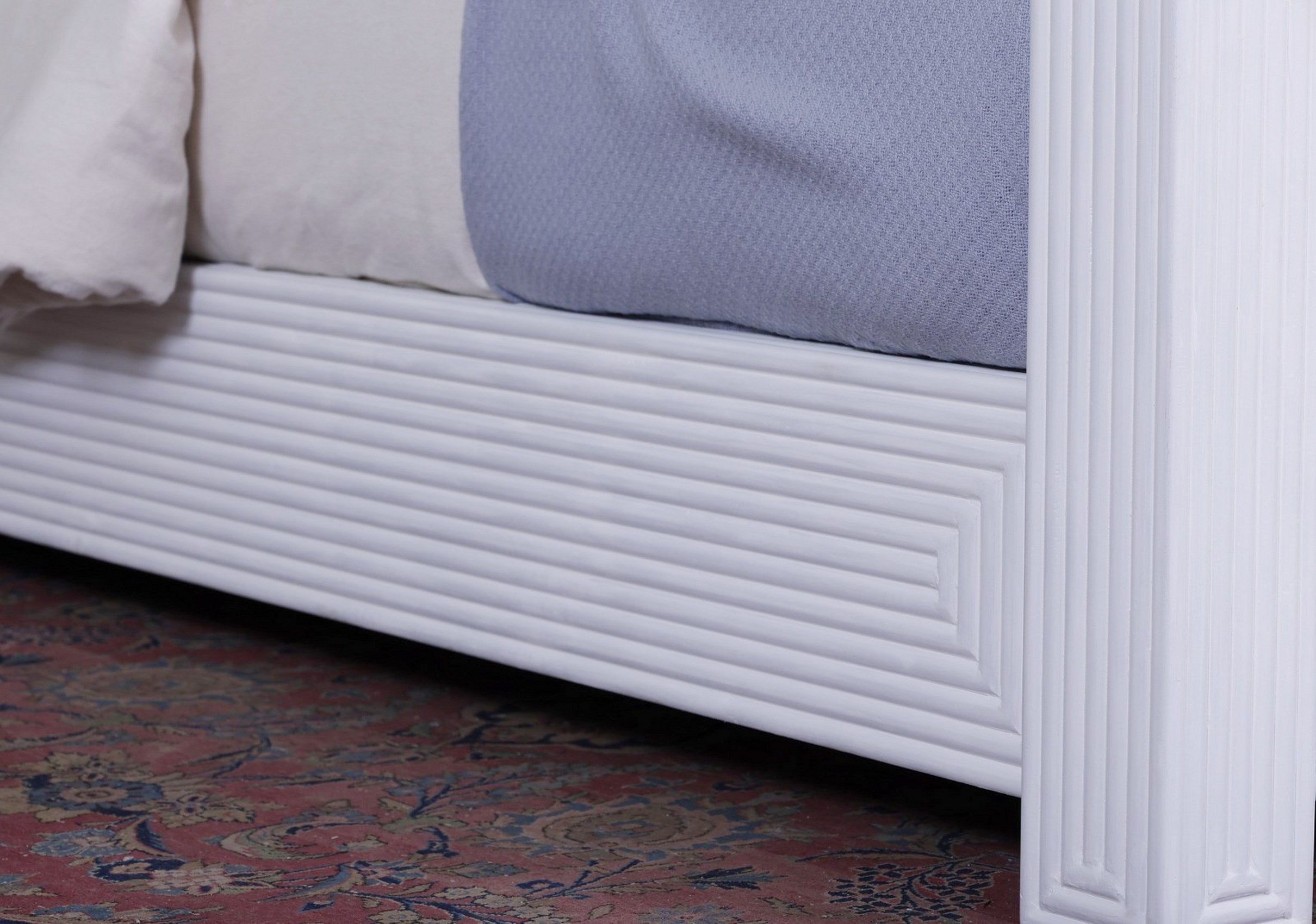 Lemington Poster Bed