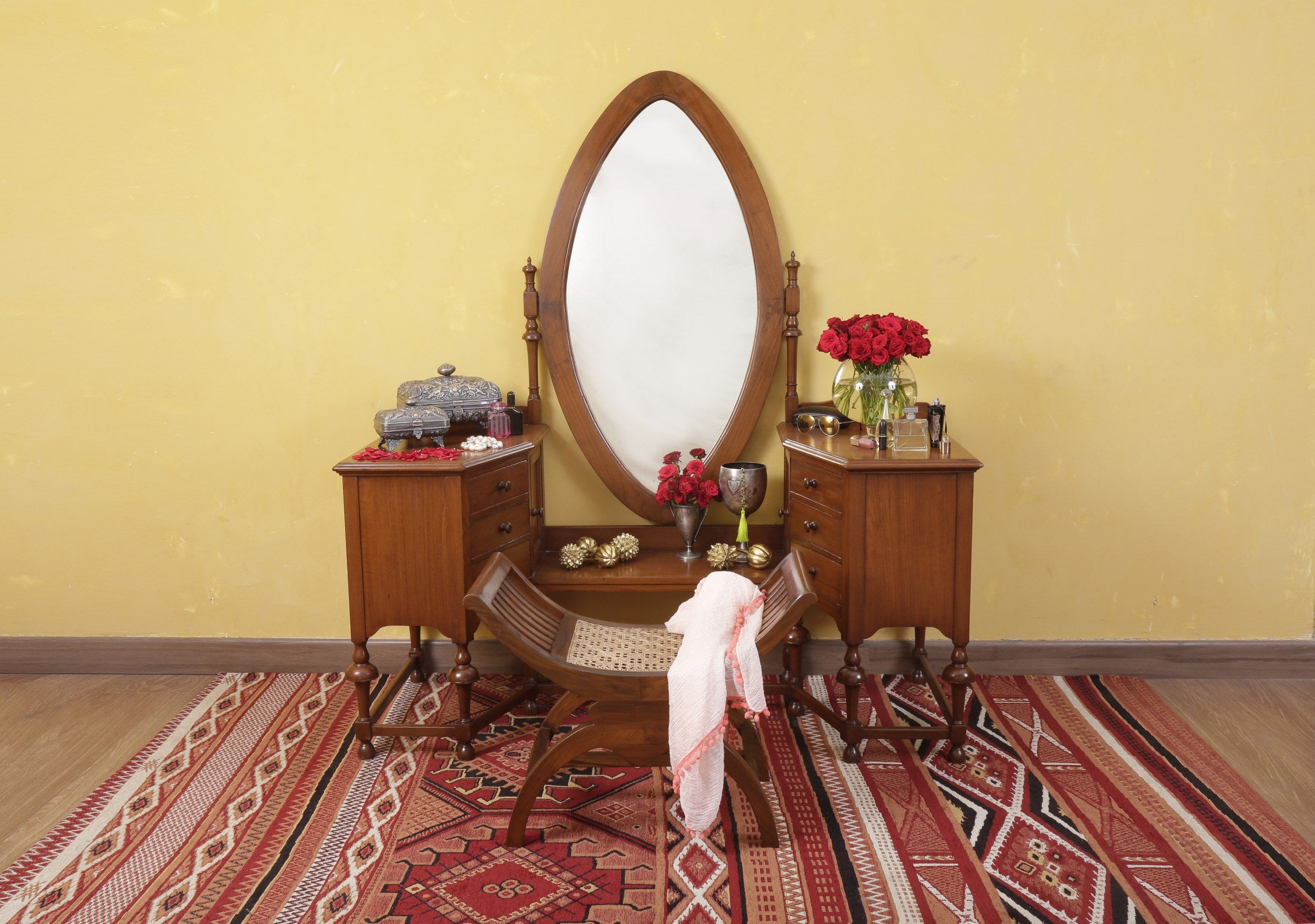 Edinburgh Antique Dressing Table