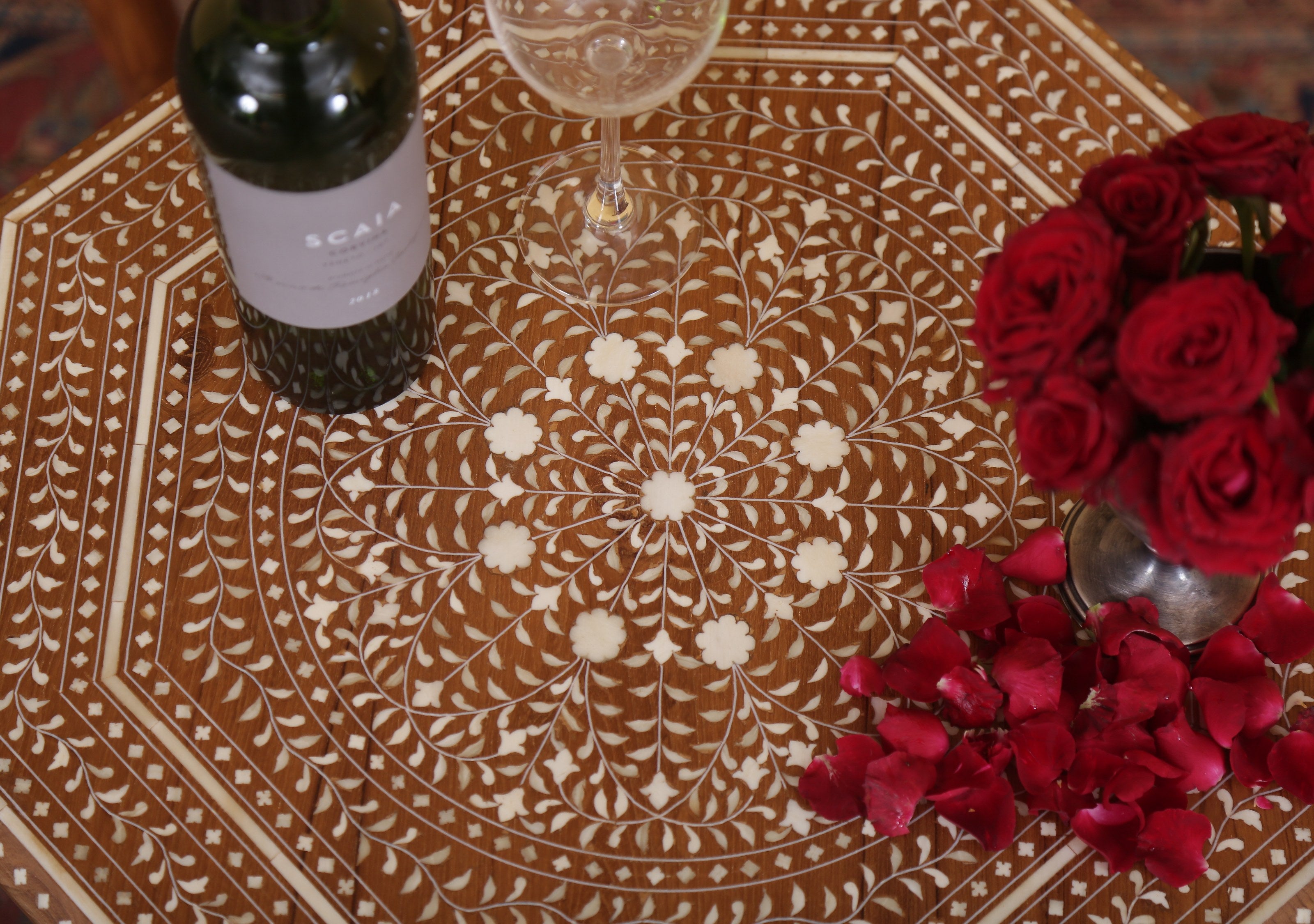 Lyron Table