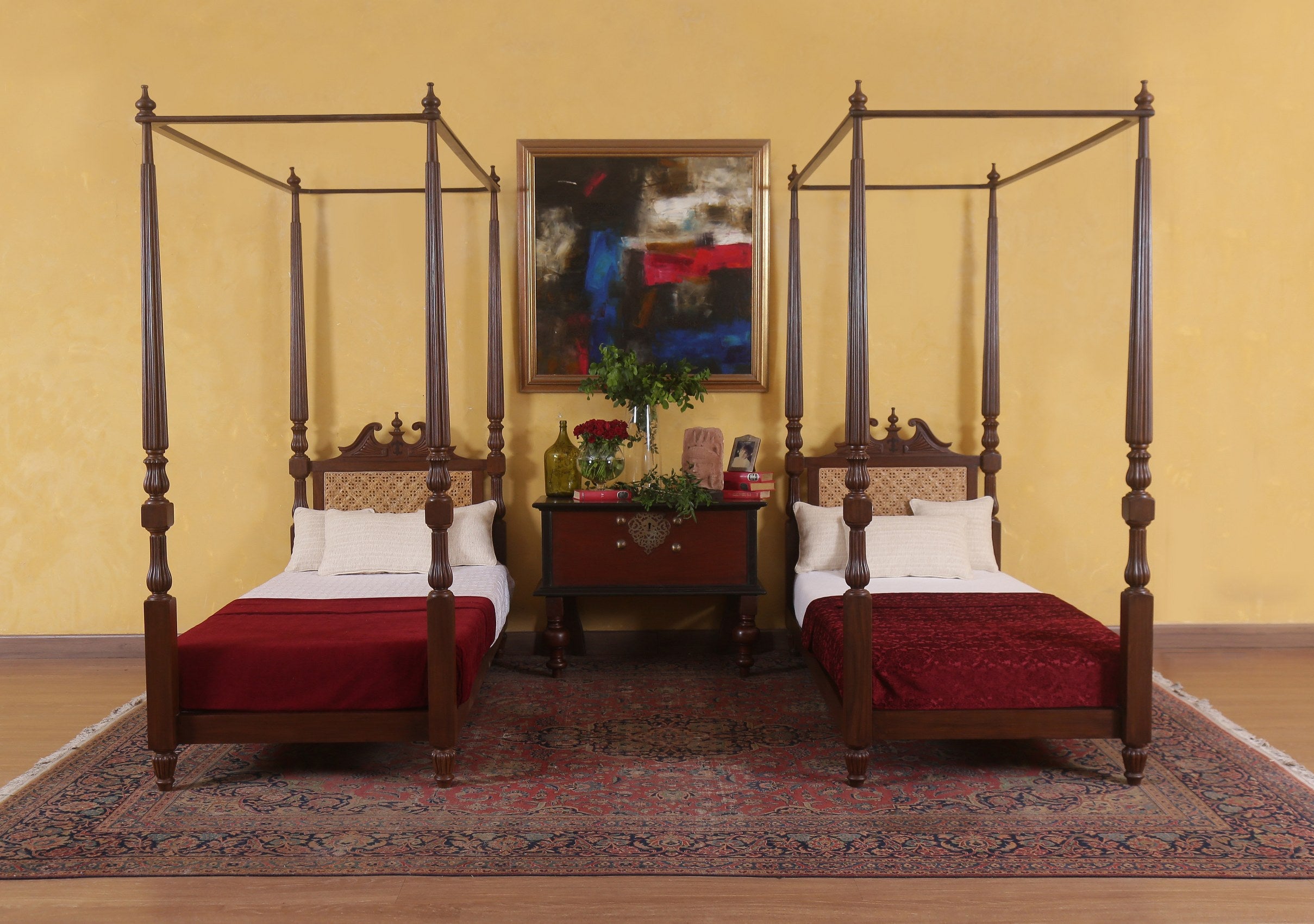 Joan Poster Bed