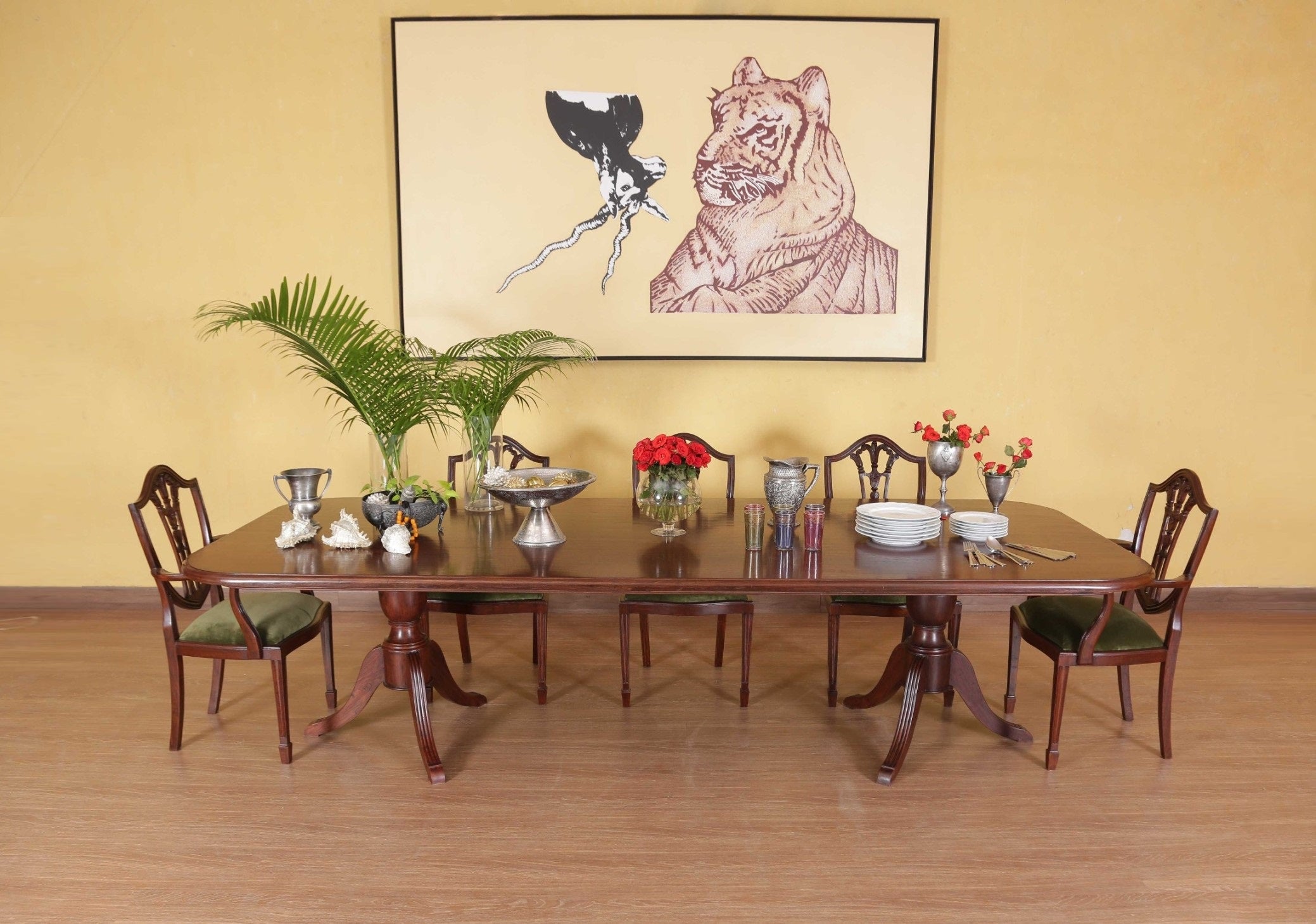 Constans Dining Table