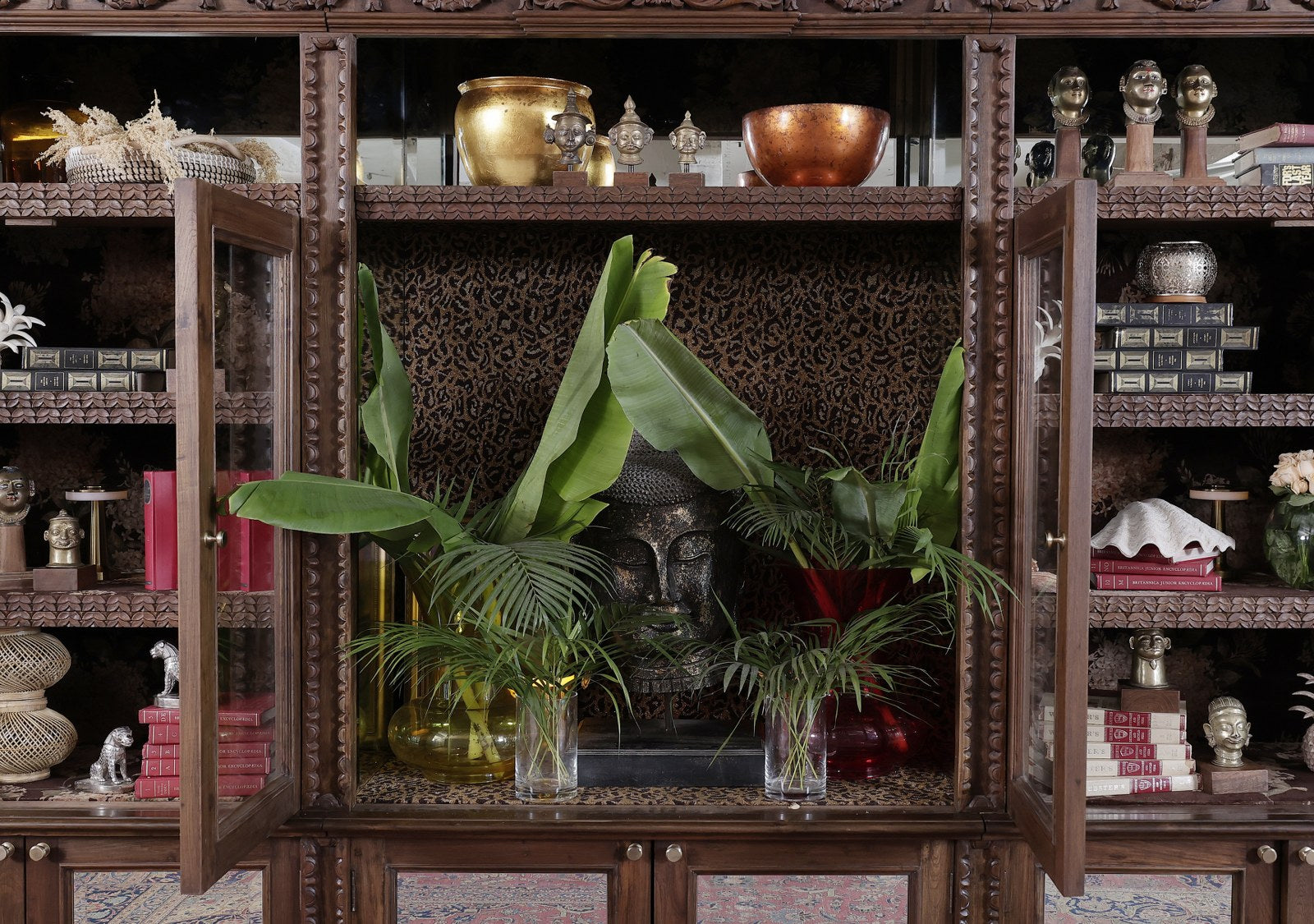 Dauphin Cabinet